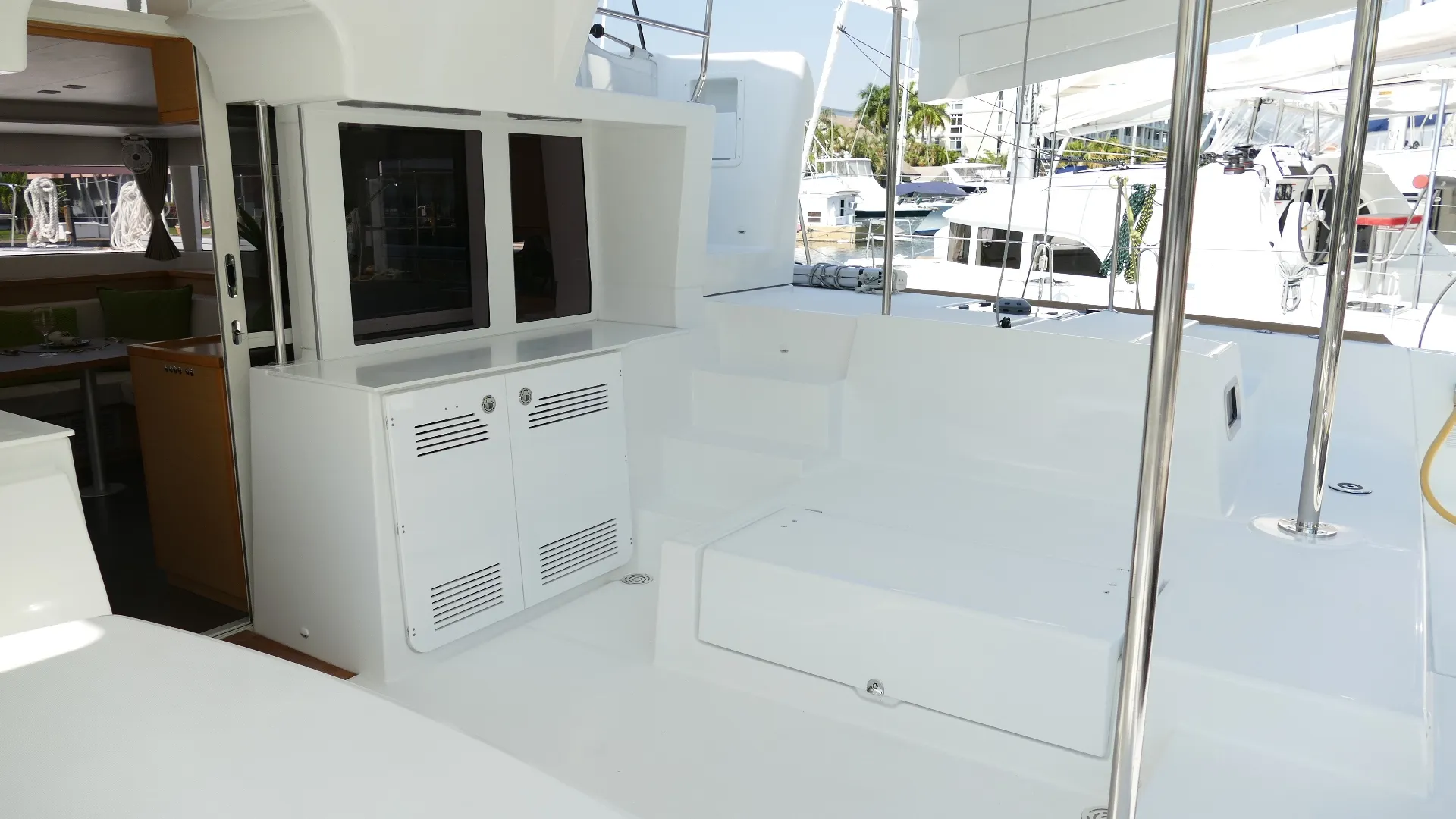 Lagoon Catamaran 450 Sailing Cat - Owner Edition in Fort Lauderdale, FL — photo 4