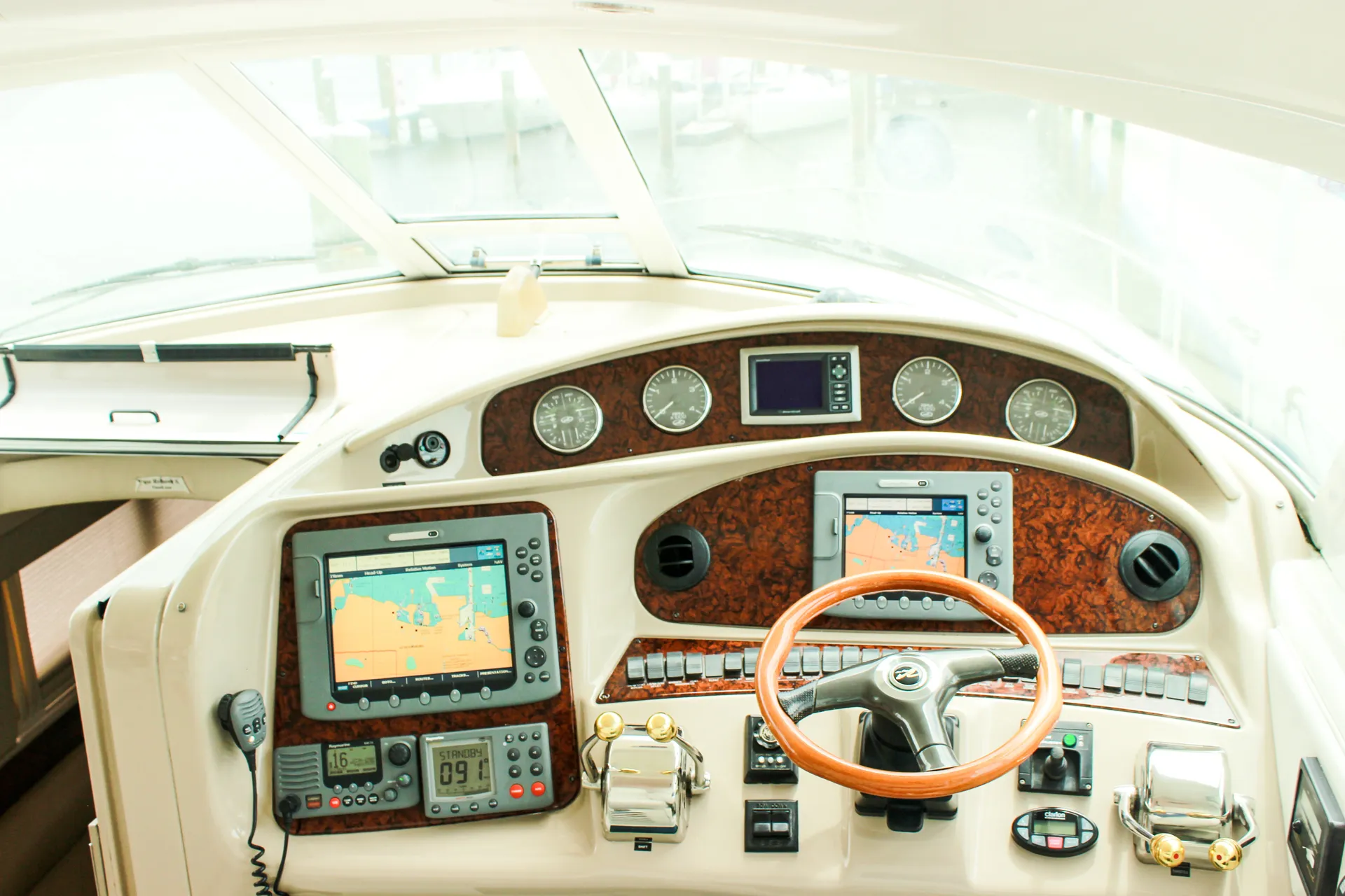 Sea Ray Boats 480 Motor Yacht in St. Petersburg, FL — photo 7