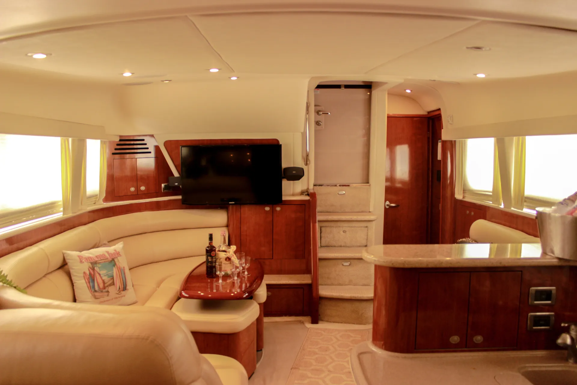 Sea Ray Boats 480 Motor Yacht in St. Petersburg, FL — photo 8