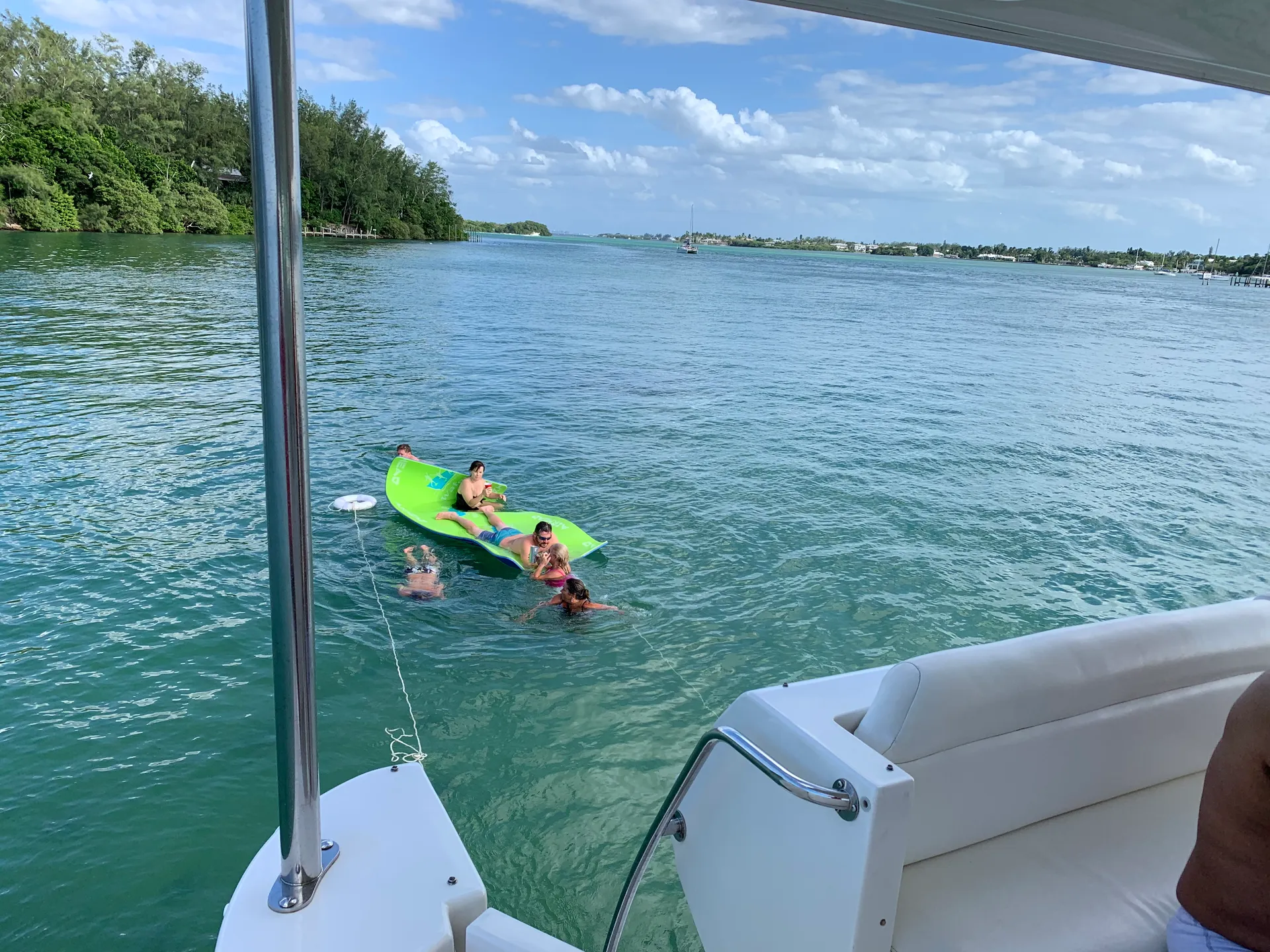 Sea Ray Boats 480 Motor Yacht in St. Petersburg, FL — photo 6