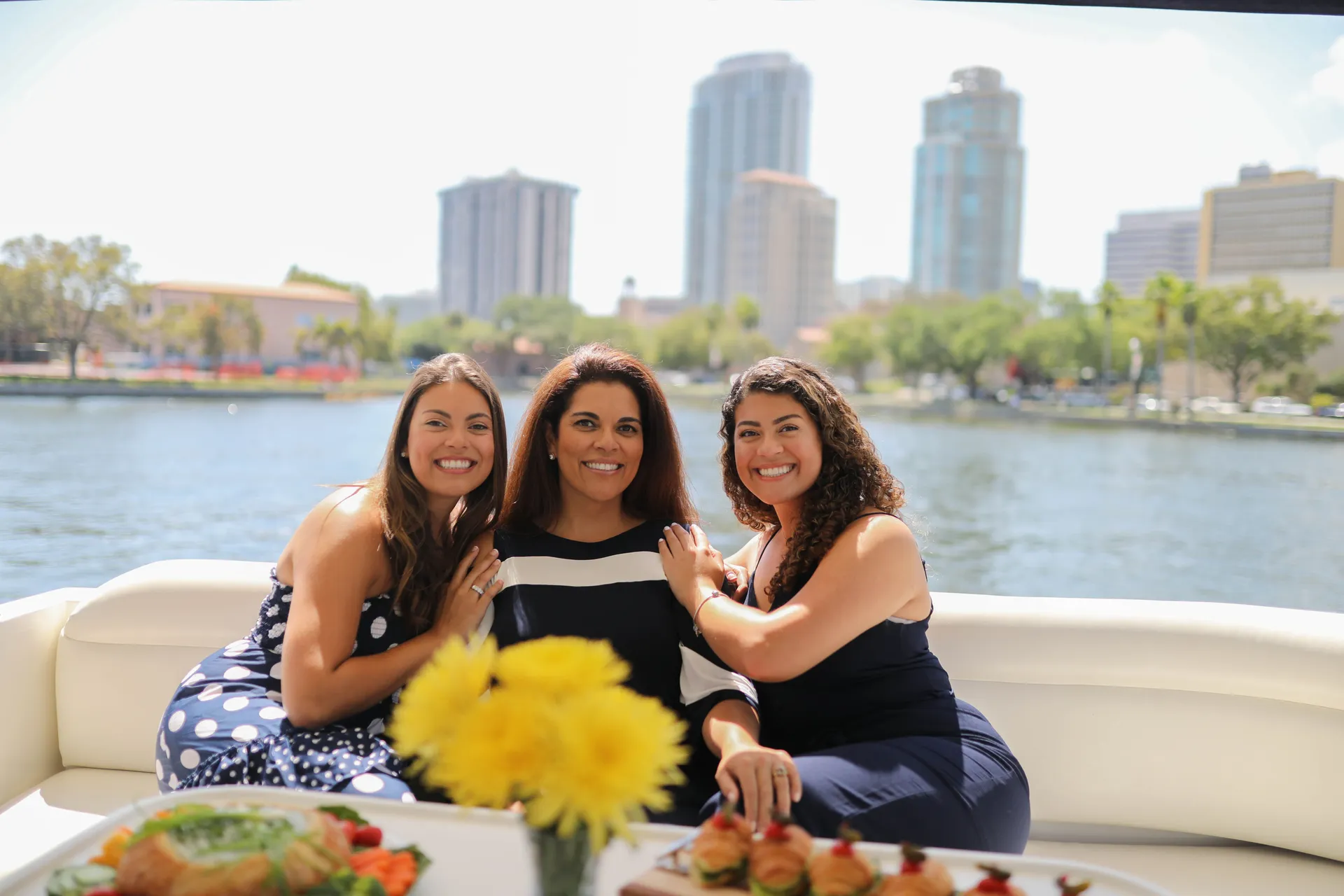 Sea Ray Boats 480 Motor Yacht in St. Petersburg, FL — photo 4