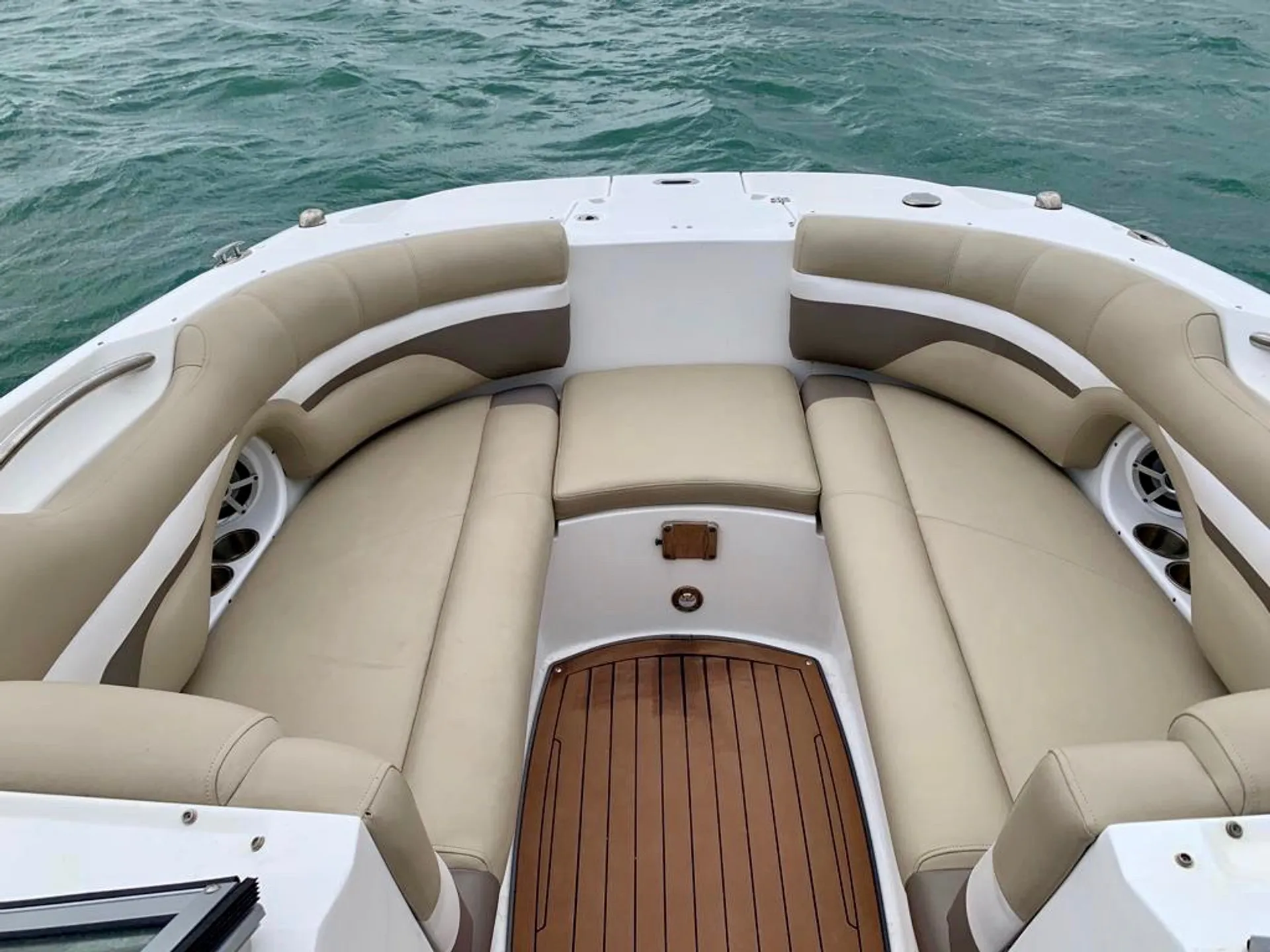 Hurricane Boats SD 2600 I/O in Miami Beach, FL — photo 6