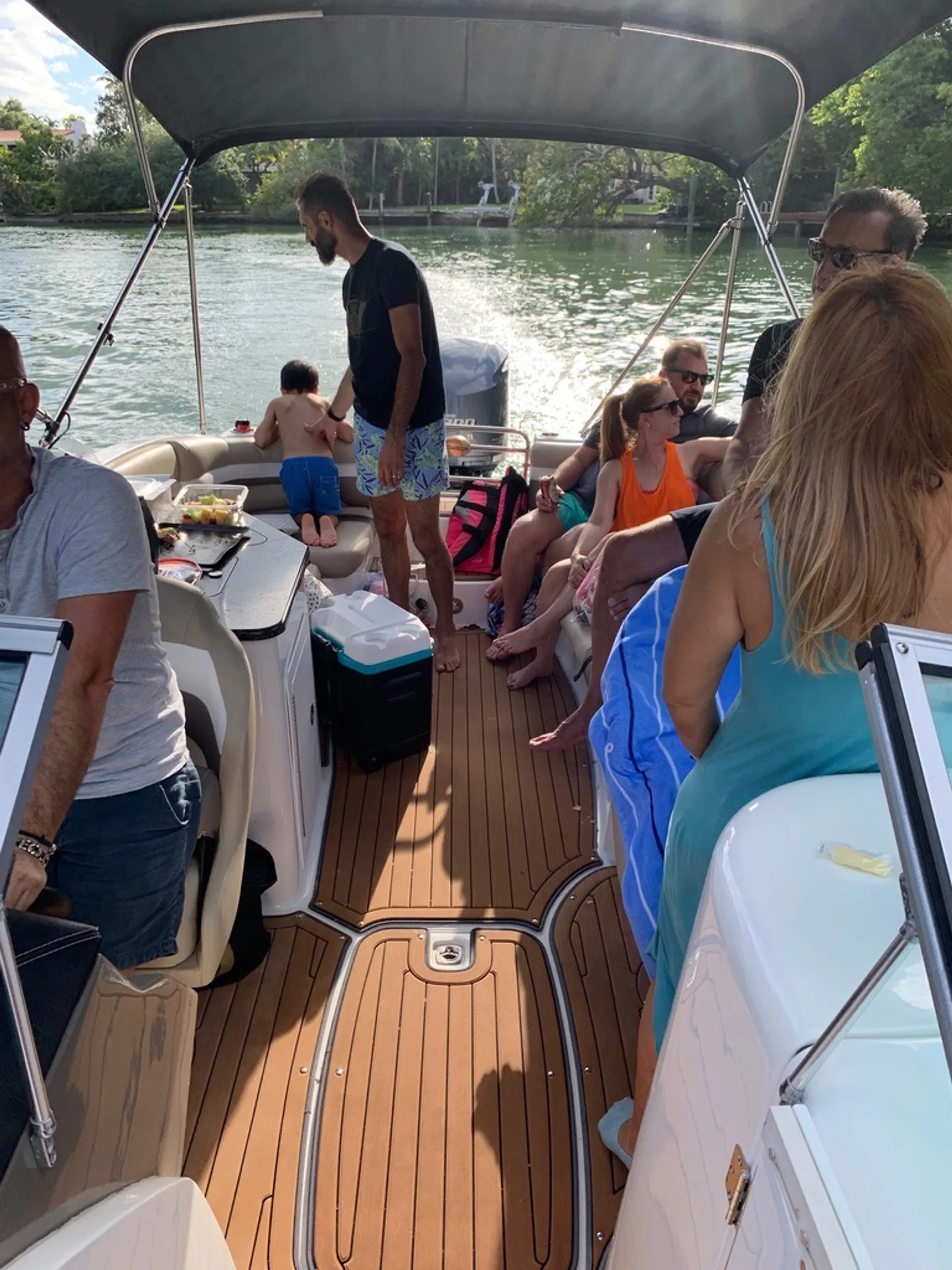 Hurricane Boats SD 2600 I/O in Miami Beach, FL — photo 9