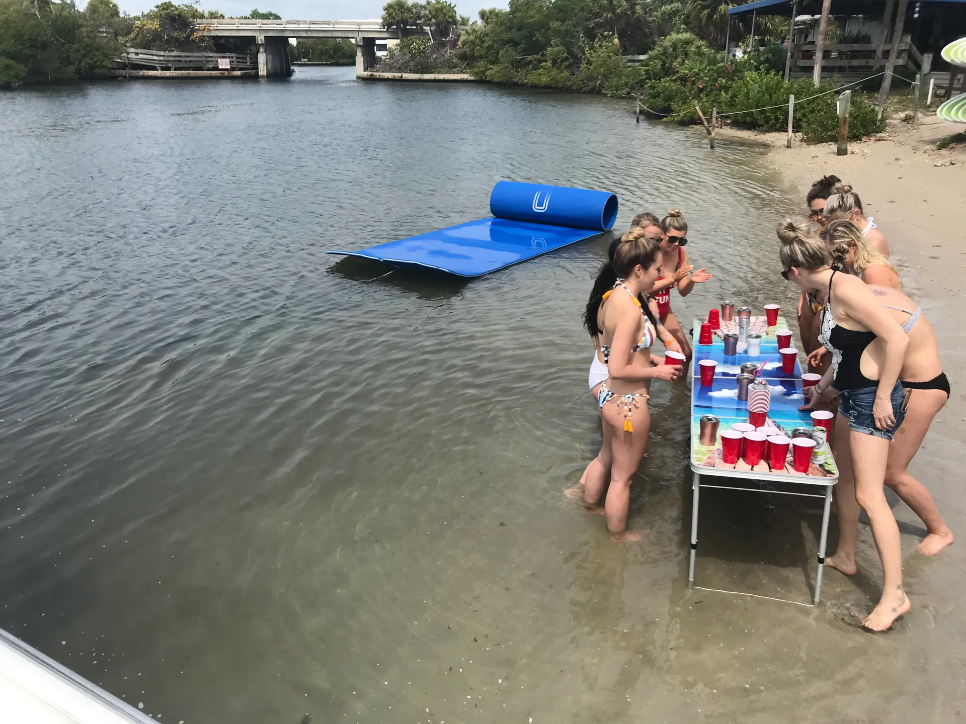 Clean, 21" Luxury Deck Boat (Day or Night cruise)