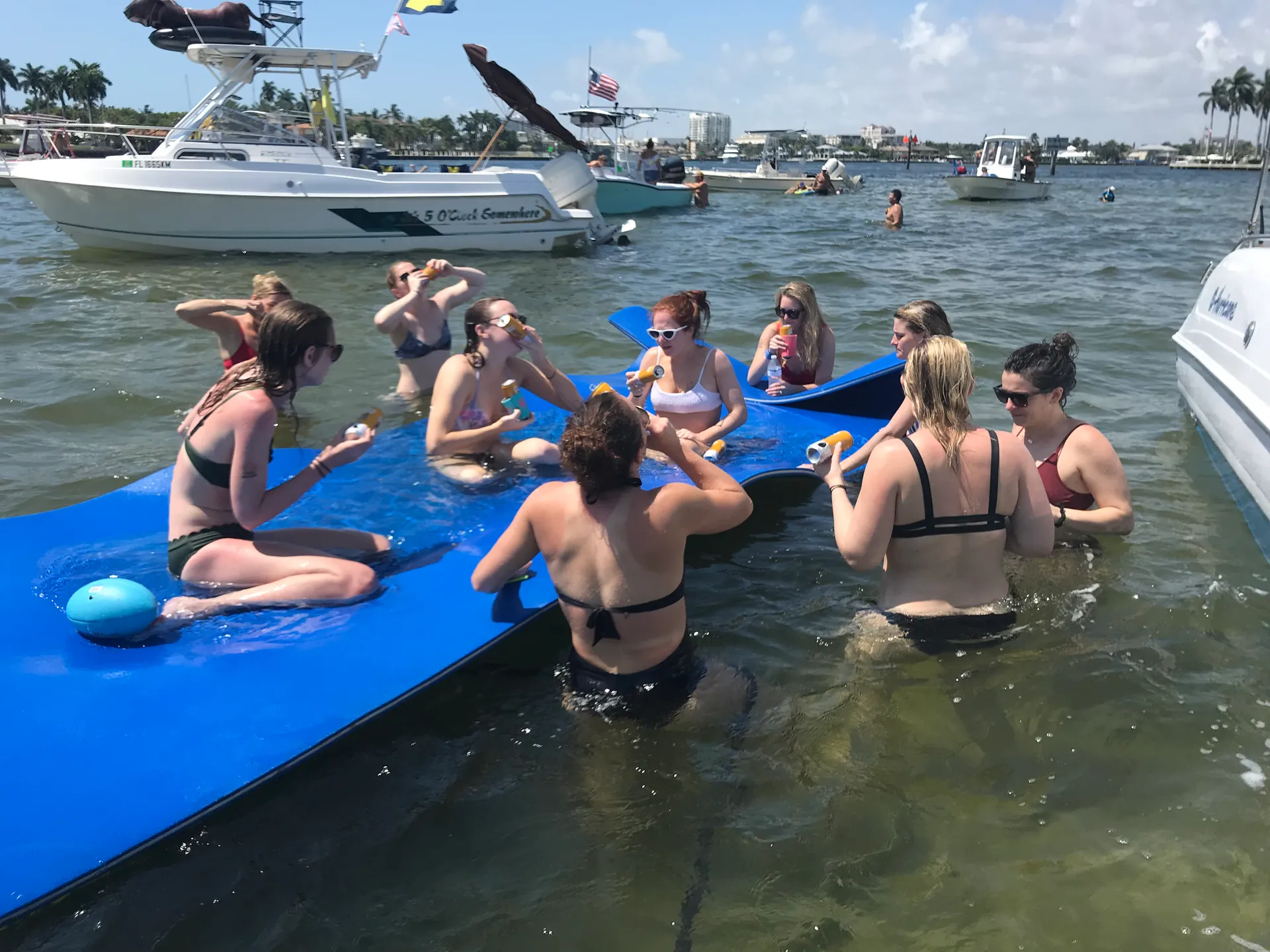 Clean, 21" Luxury Deck Boat (Day or Night cruise)