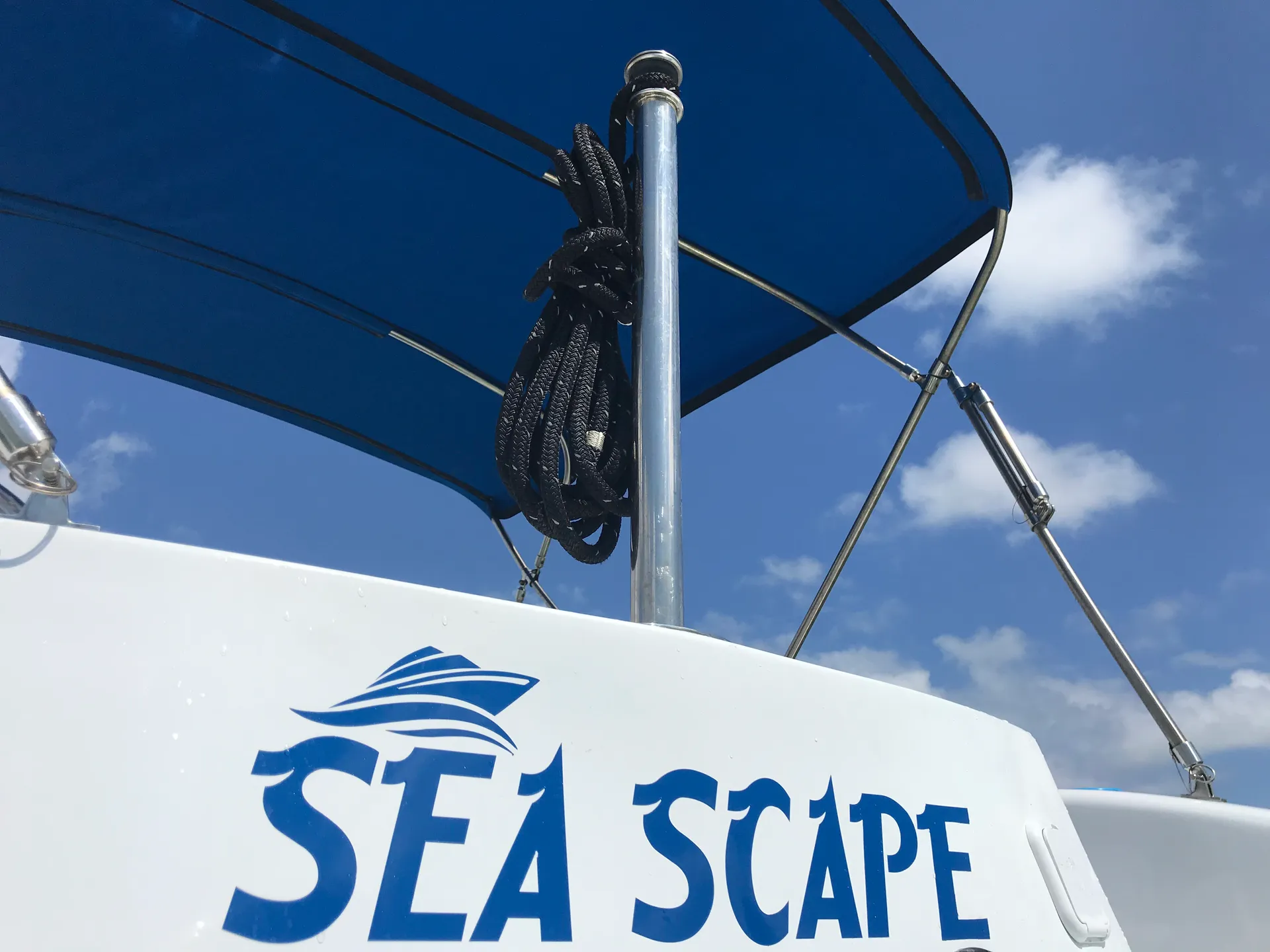 Clean, 21" Luxury Deck Boat (Day or Night cruise)