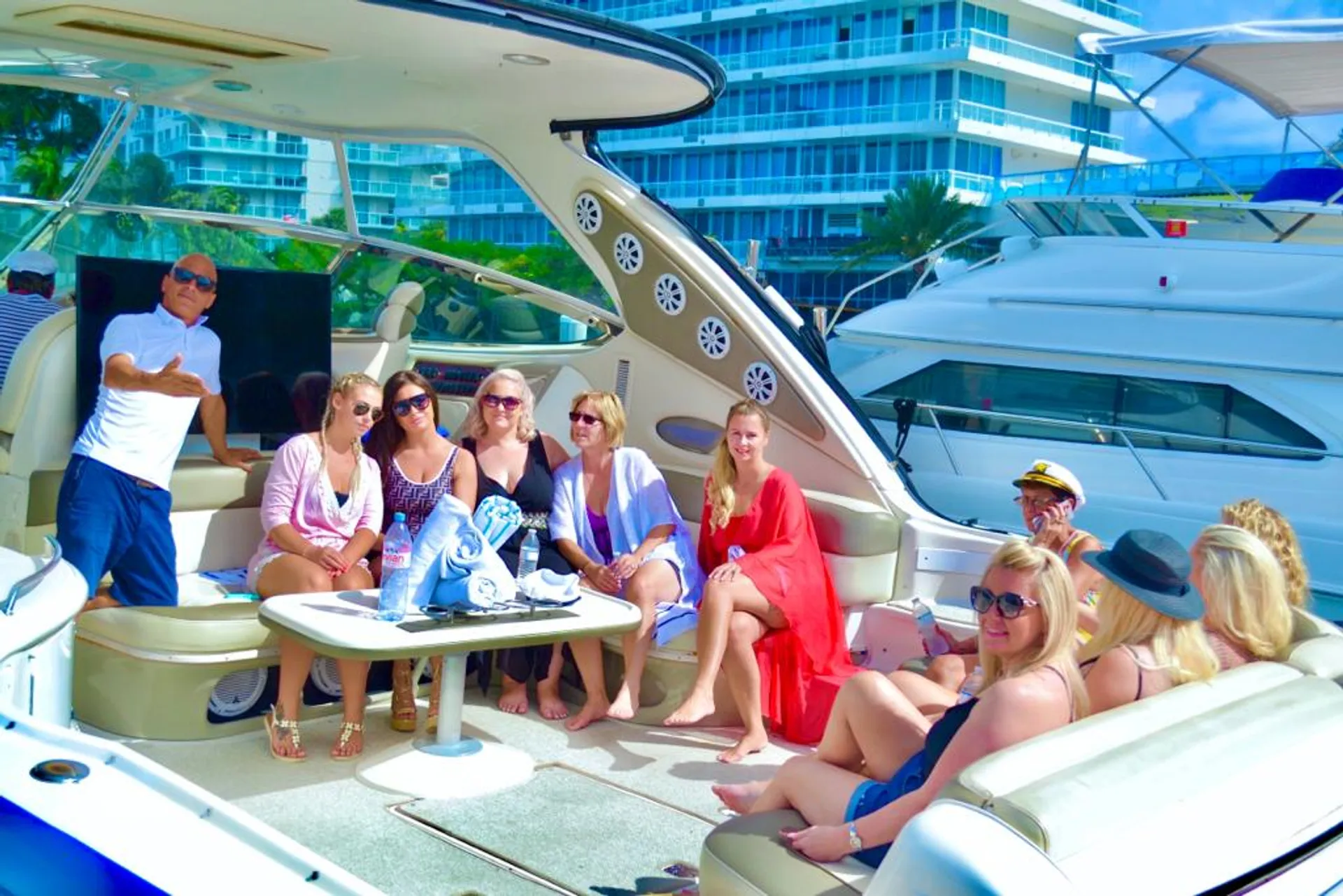 Sea Ray Boats 540 Sundancer in Miami Beach, FL — photo 10