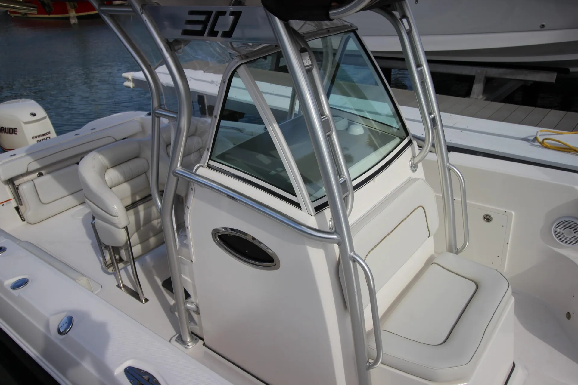 30 ft Scarab Tournament Center Console 