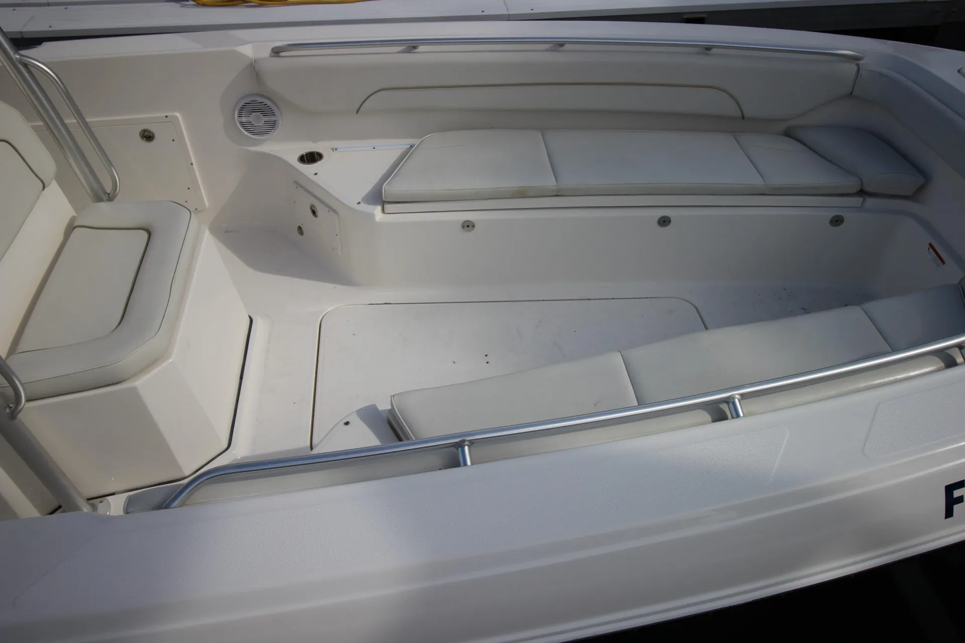 30 ft Scarab Tournament Center Console 