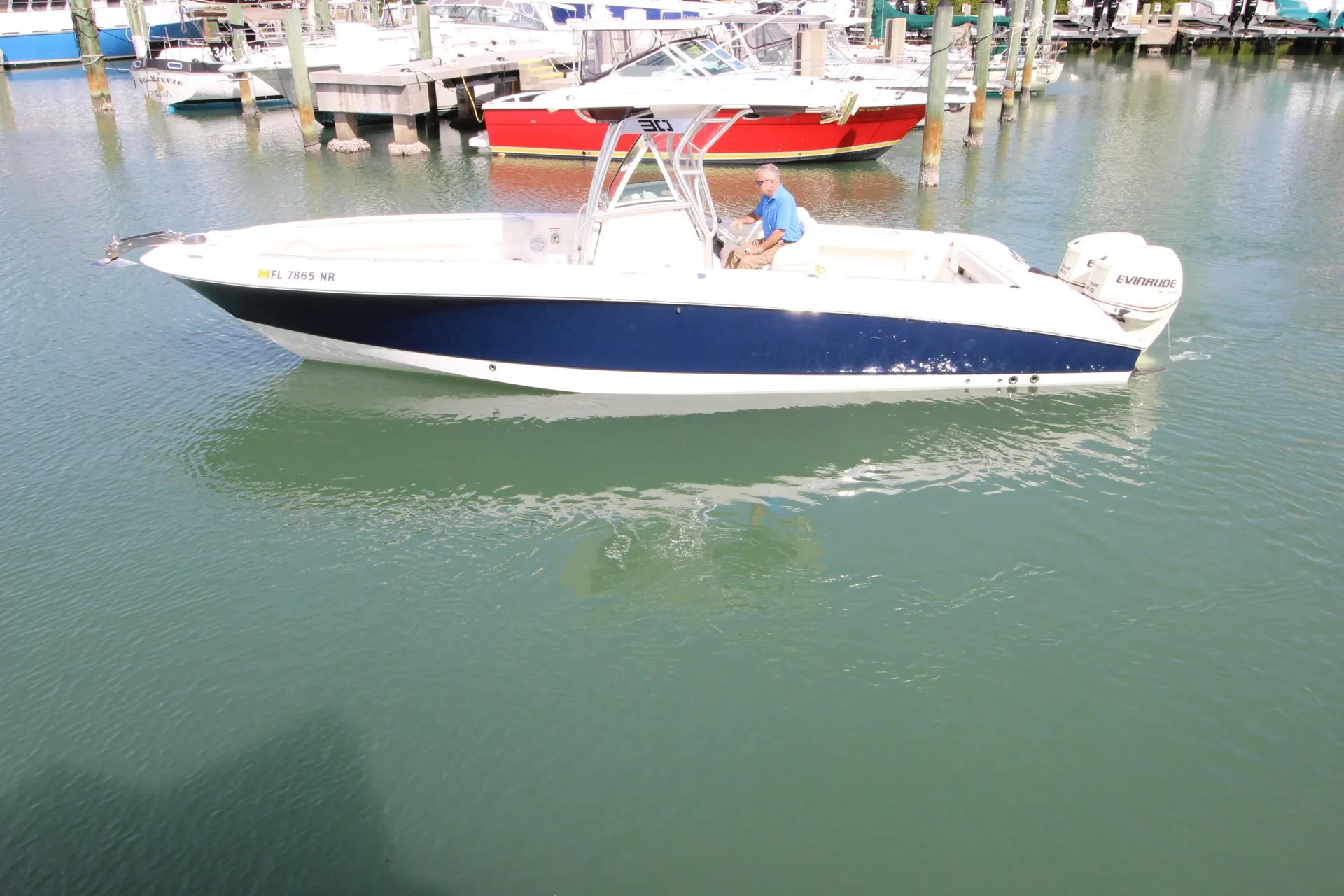 30 ft Scarab Tournament Center Console 