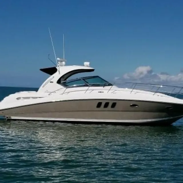 Rent a Sea Ray Boats cruiser in Chicago, IL near me
