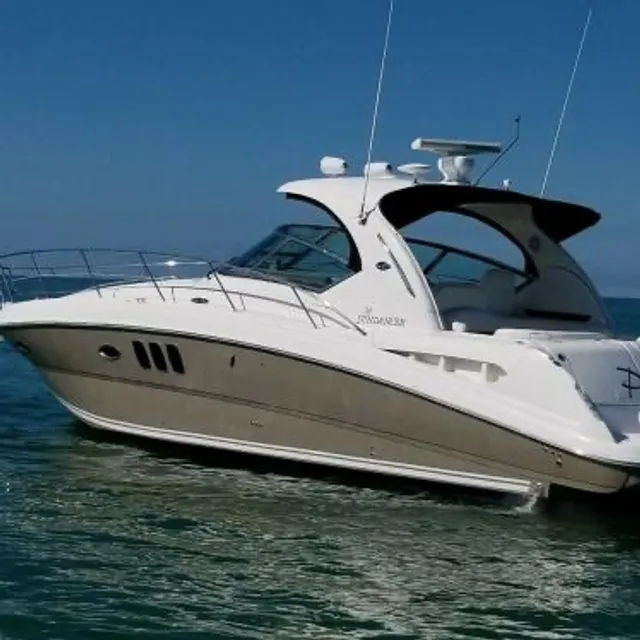 Rent a Sea Ray Boats cruiser in Chicago, IL near me