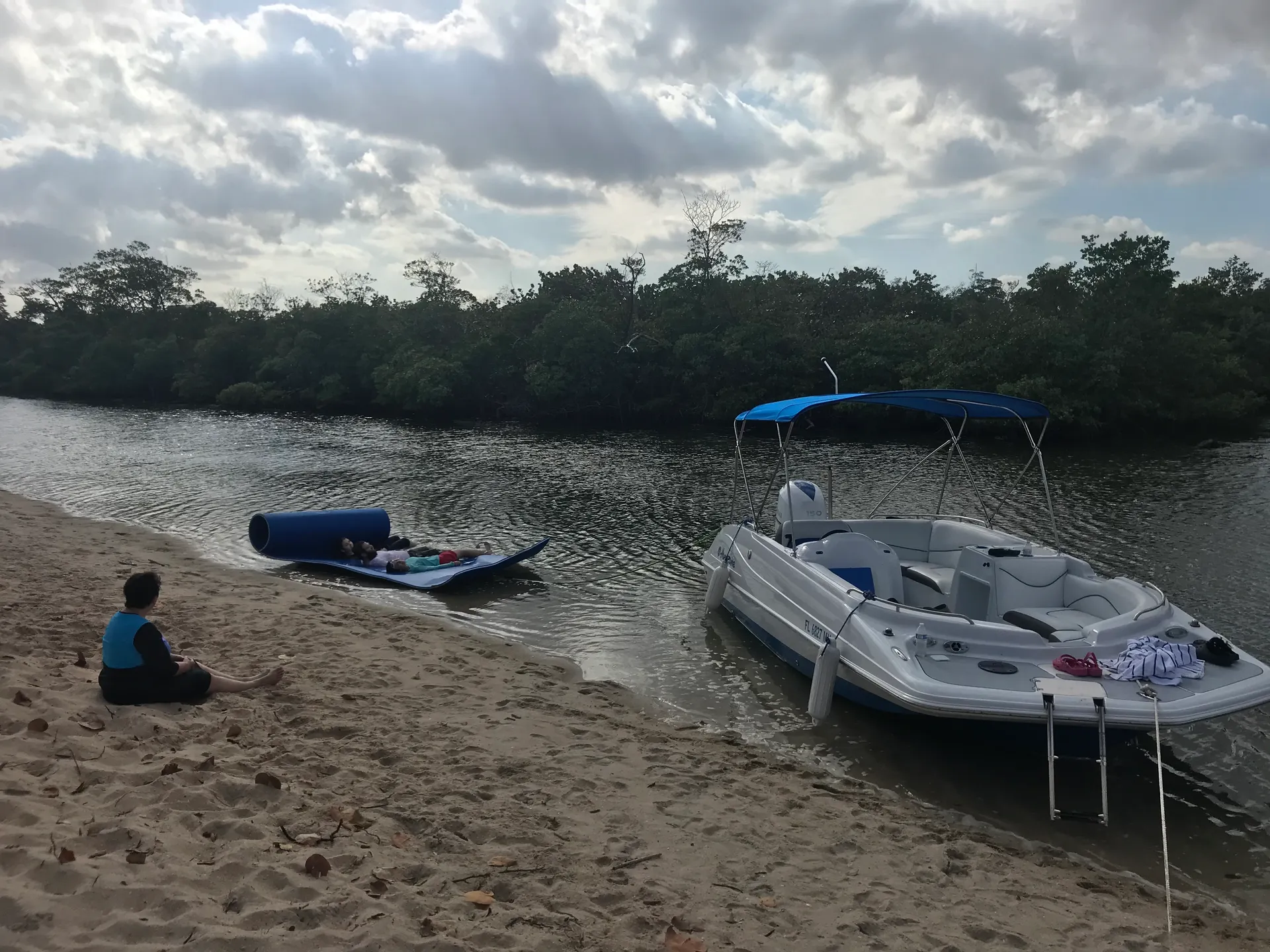 Clean, 21" Luxury Deck Boat (Day or Night cruise)