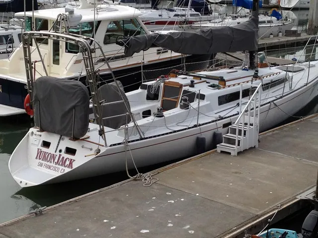 Rent a Santa Cruz Yachts sloop in San Francisco, CA near me