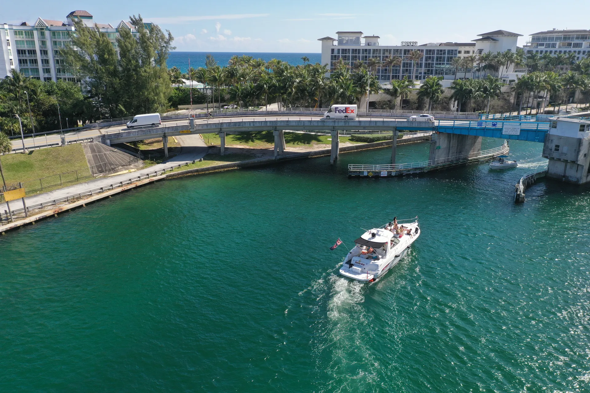 51’ custom yacht Voted best charter in south Florida  (Jokers Wild) 