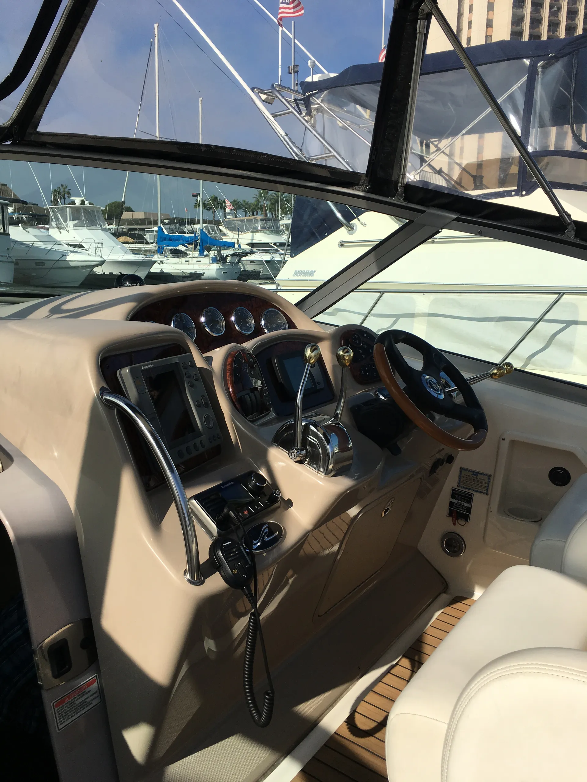 Sea Ray Boats 340 Sundancer in San Diego, CA — photo 6