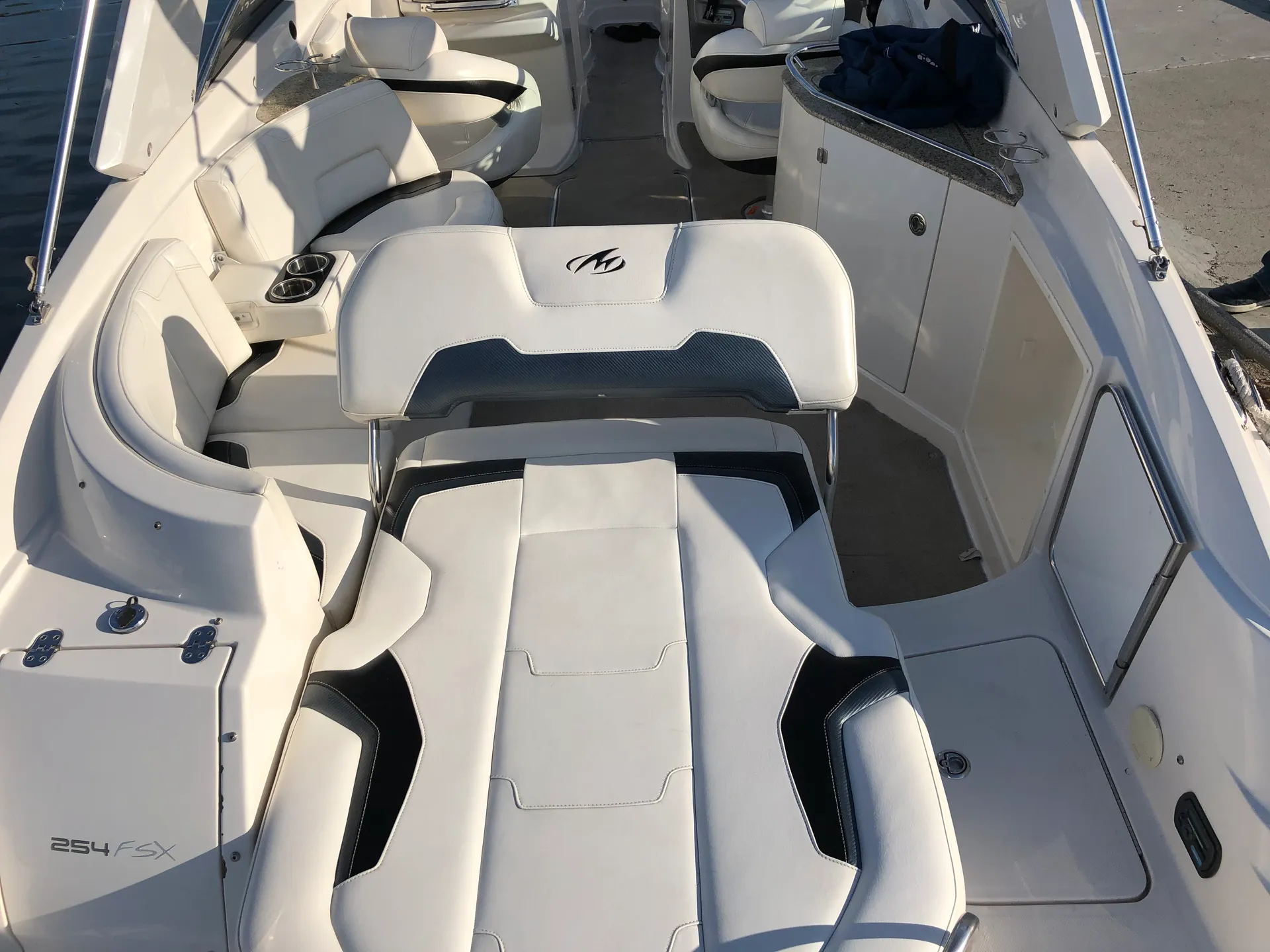 Monterey Boats FSX 254 Explorer in Newport Beach, CA — photo 3