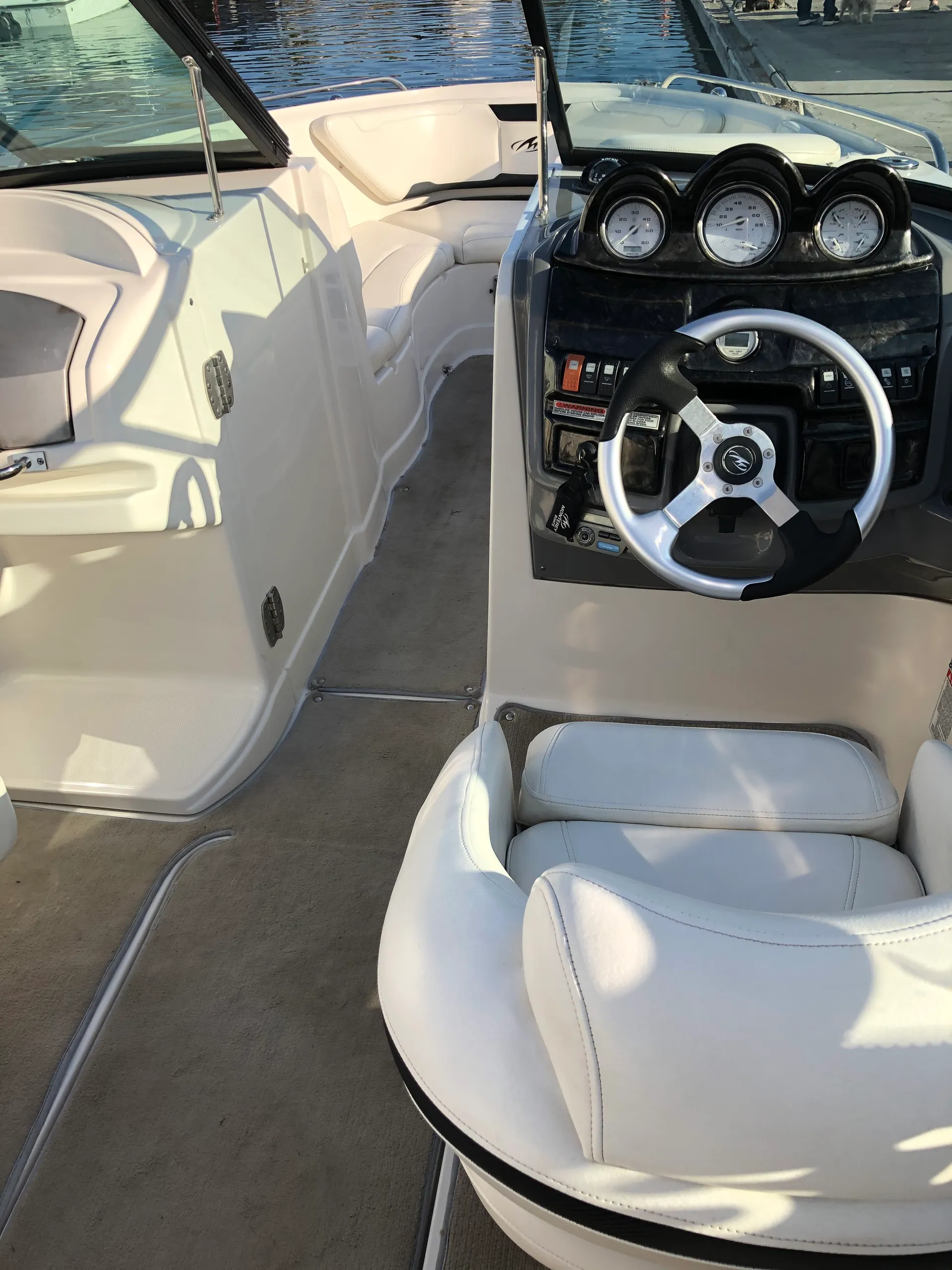 Monterey Boats FSX 254 Explorer in Newport Beach, CA — photo 10