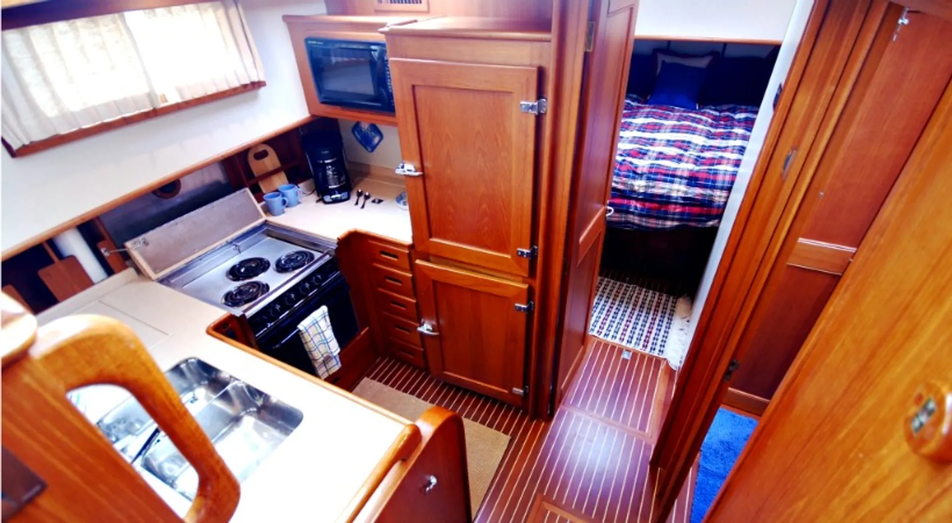 Grand Banks Heritage 46 CL in Bellingham, WA — photo 10