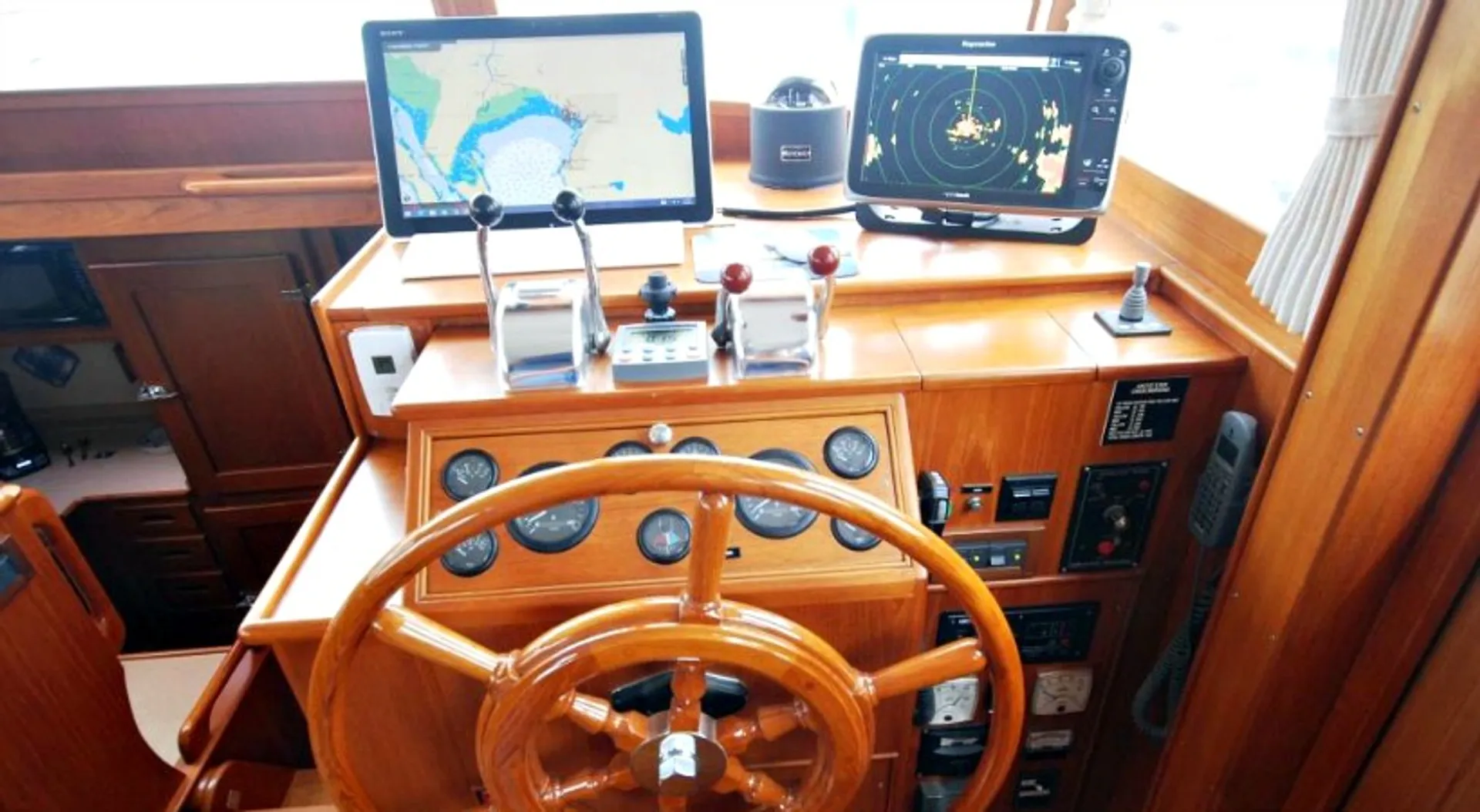 Grand Banks Heritage 46 CL in Bellingham, WA — photo 5