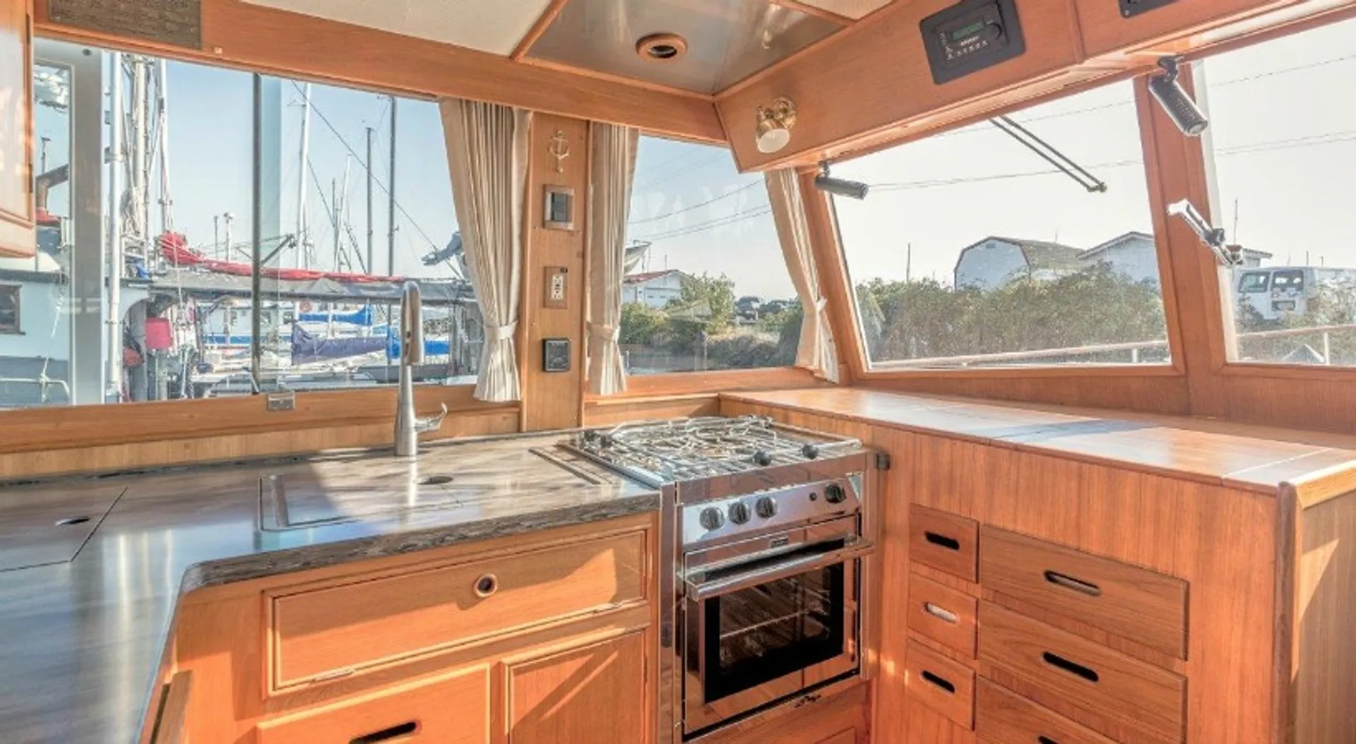Grand Banks Heritage 46 CL in Bellingham, WA — photo 5