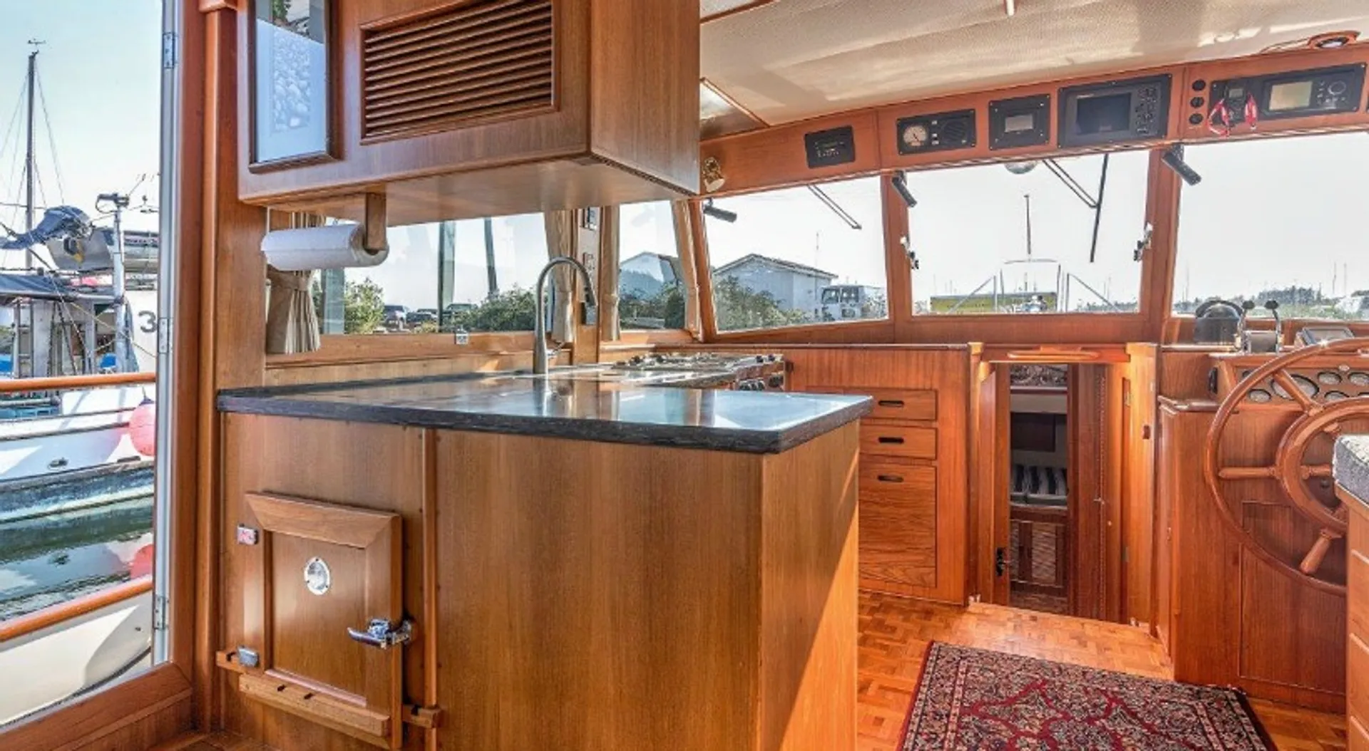 Grand Banks Heritage 46 CL in Bellingham, WA — photo 8