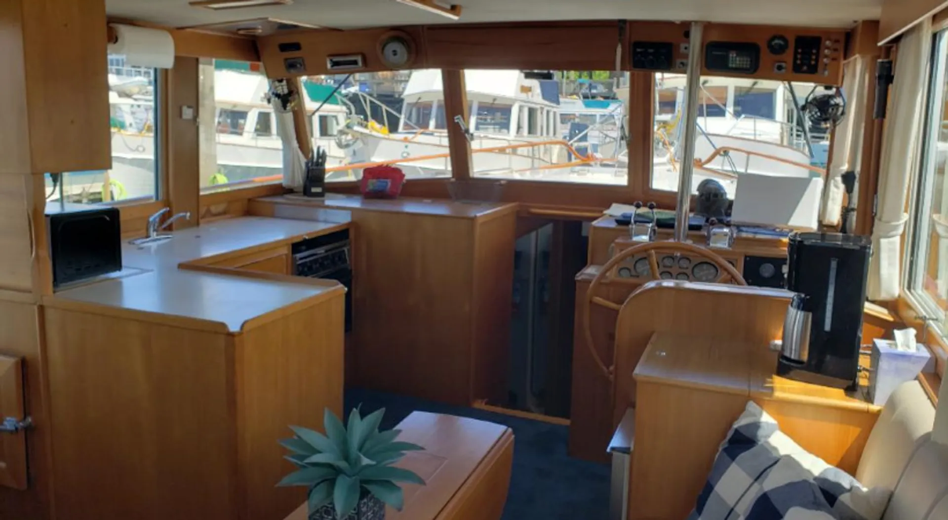 Grand Banks Heritage 46 CL in Bellingham, WA — photo 2