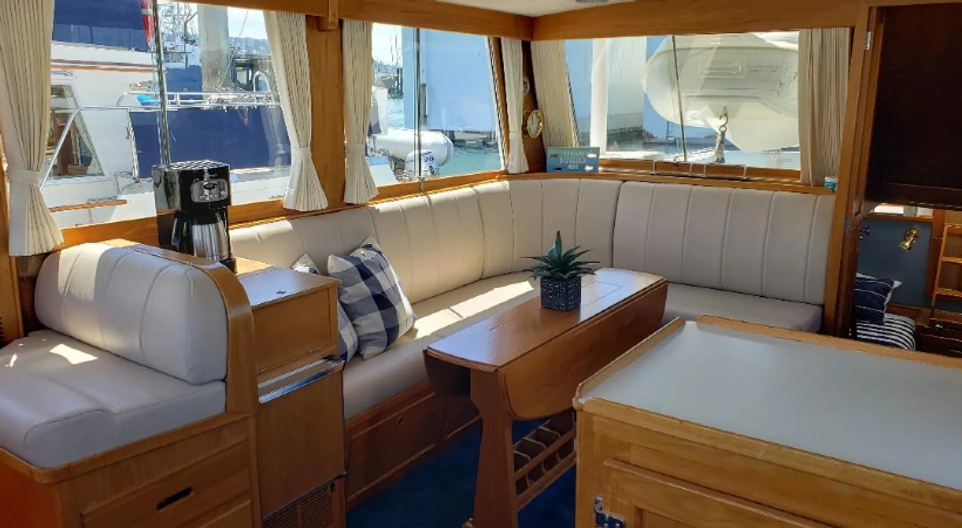 Grand Banks Heritage 46 CL in Bellingham, WA — photo 3