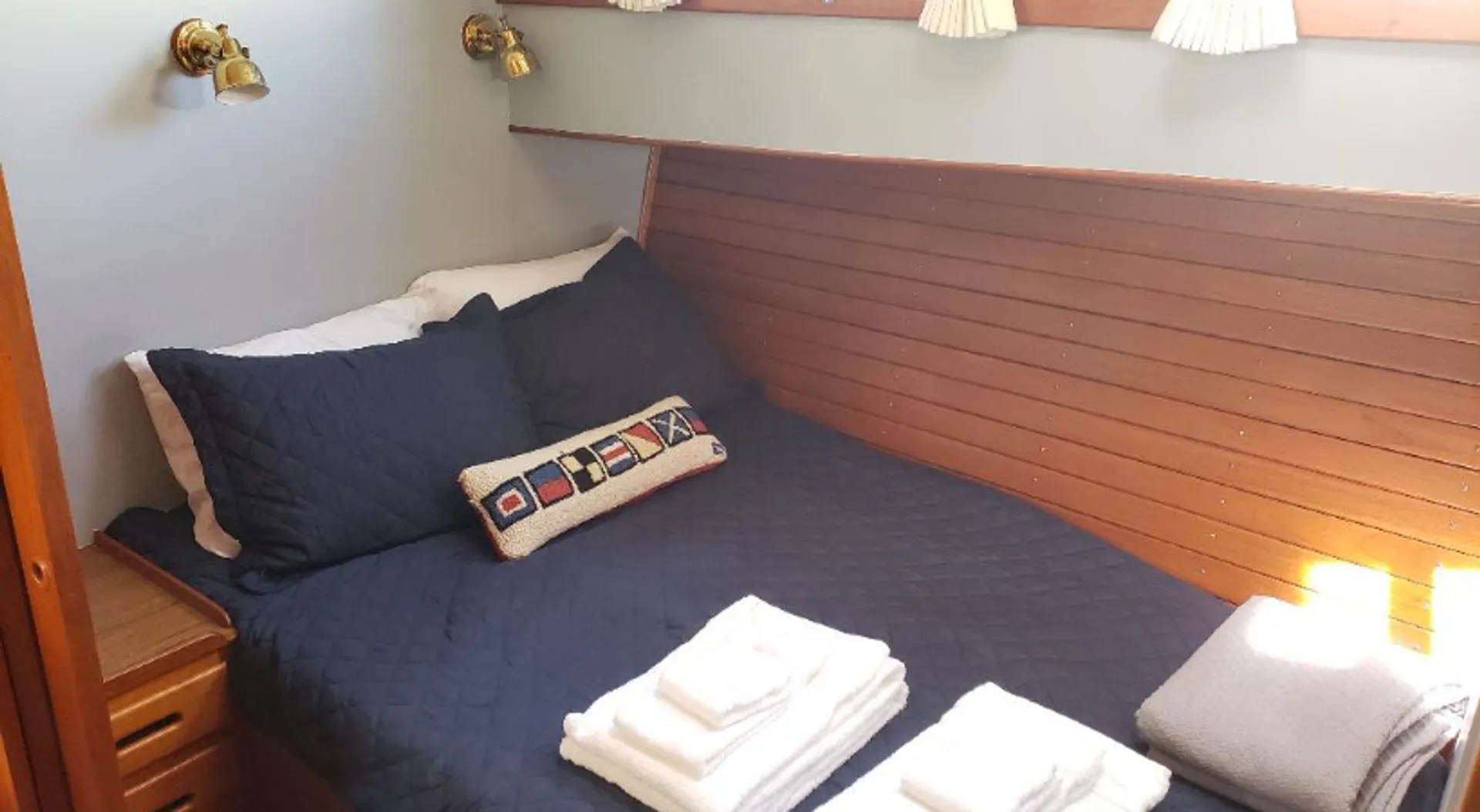 Grand Banks Heritage 46 CL in Bellingham, WA — photo 7