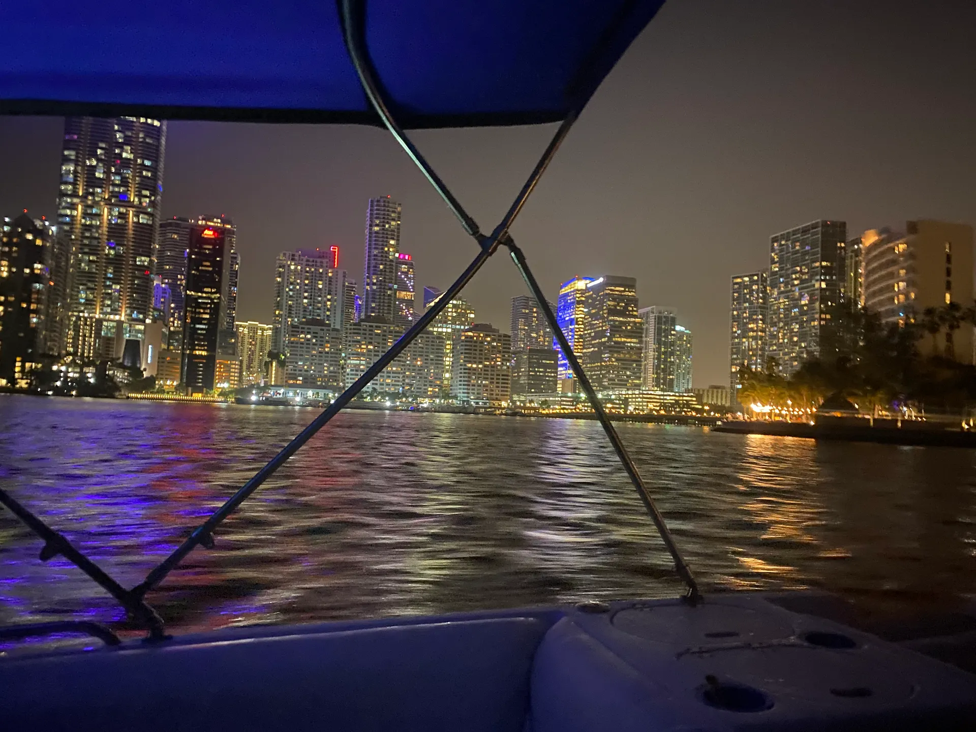 Clean, 21" Luxury Deck Boat (Day or Night cruise)