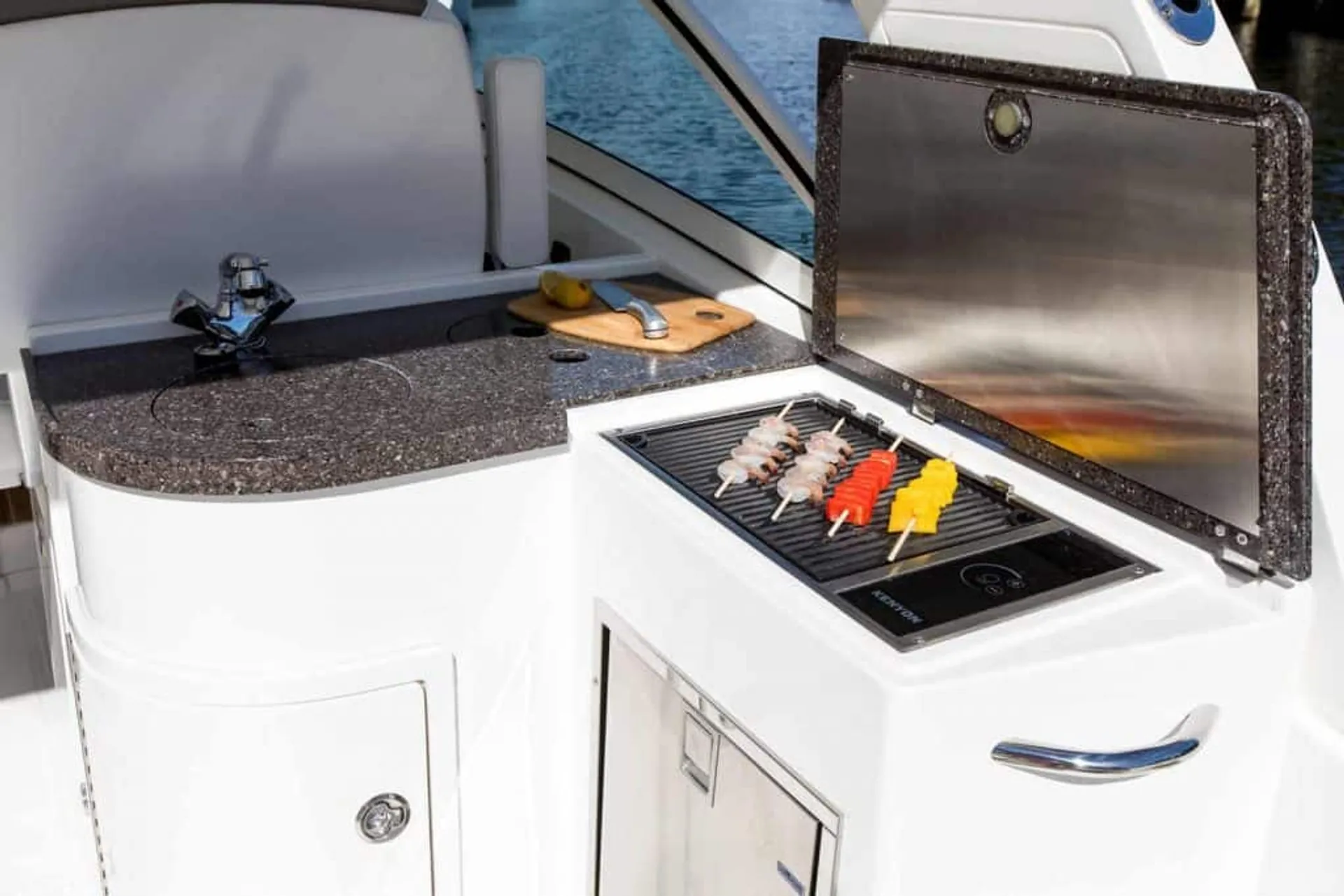 World Cat Boats 320DC Dual Console w/2-300HP in Sarasota, FL — photo 6