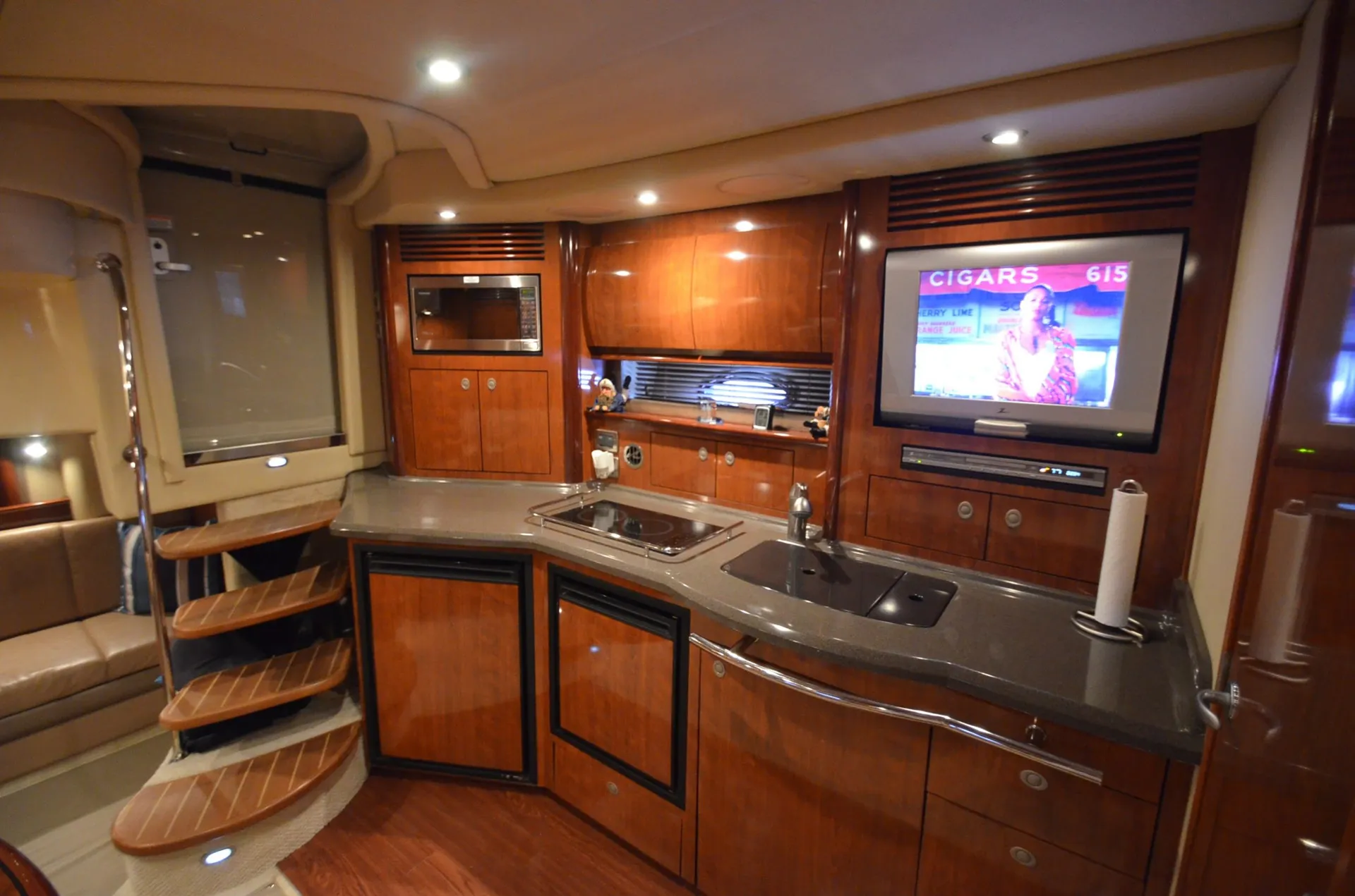 43’ Searay Sundancer Sport Yacht Newport Harbor Cruise