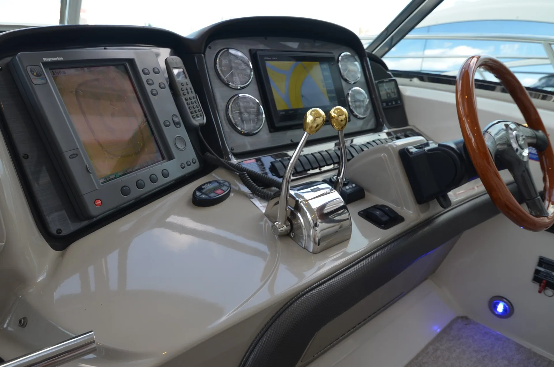 43’ Searay Sundancer Sport Yacht Newport Harbor Cruise