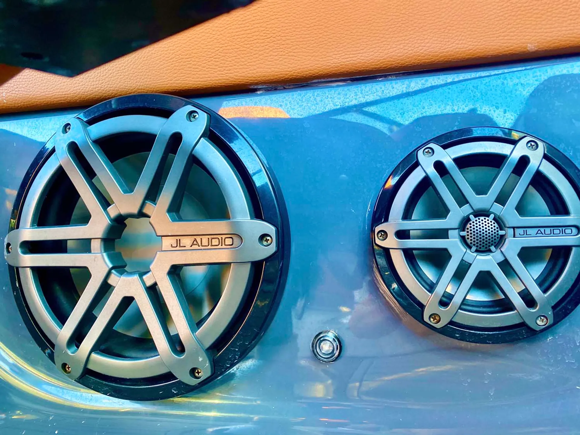 Cruisers Yachts 390 Express Coupe Joystick in Miami, FL — photo 7