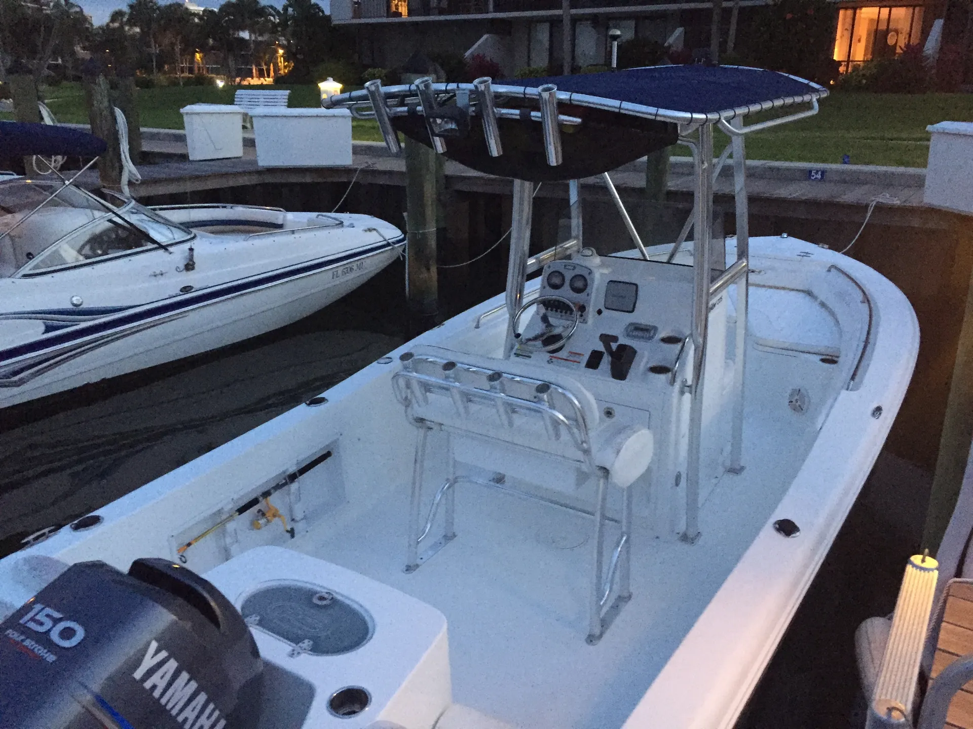 Sea Hunt Boats Triton 225 in Marco Island, FL — photo 2