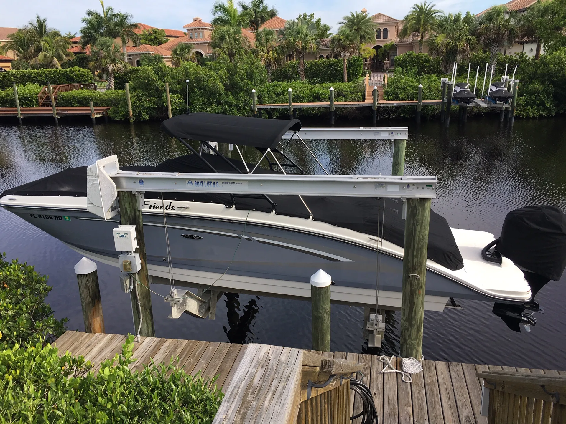 Sea Ray Boats 270 Sundeck w/300XL Verado in Bradenton, FL — photo 3