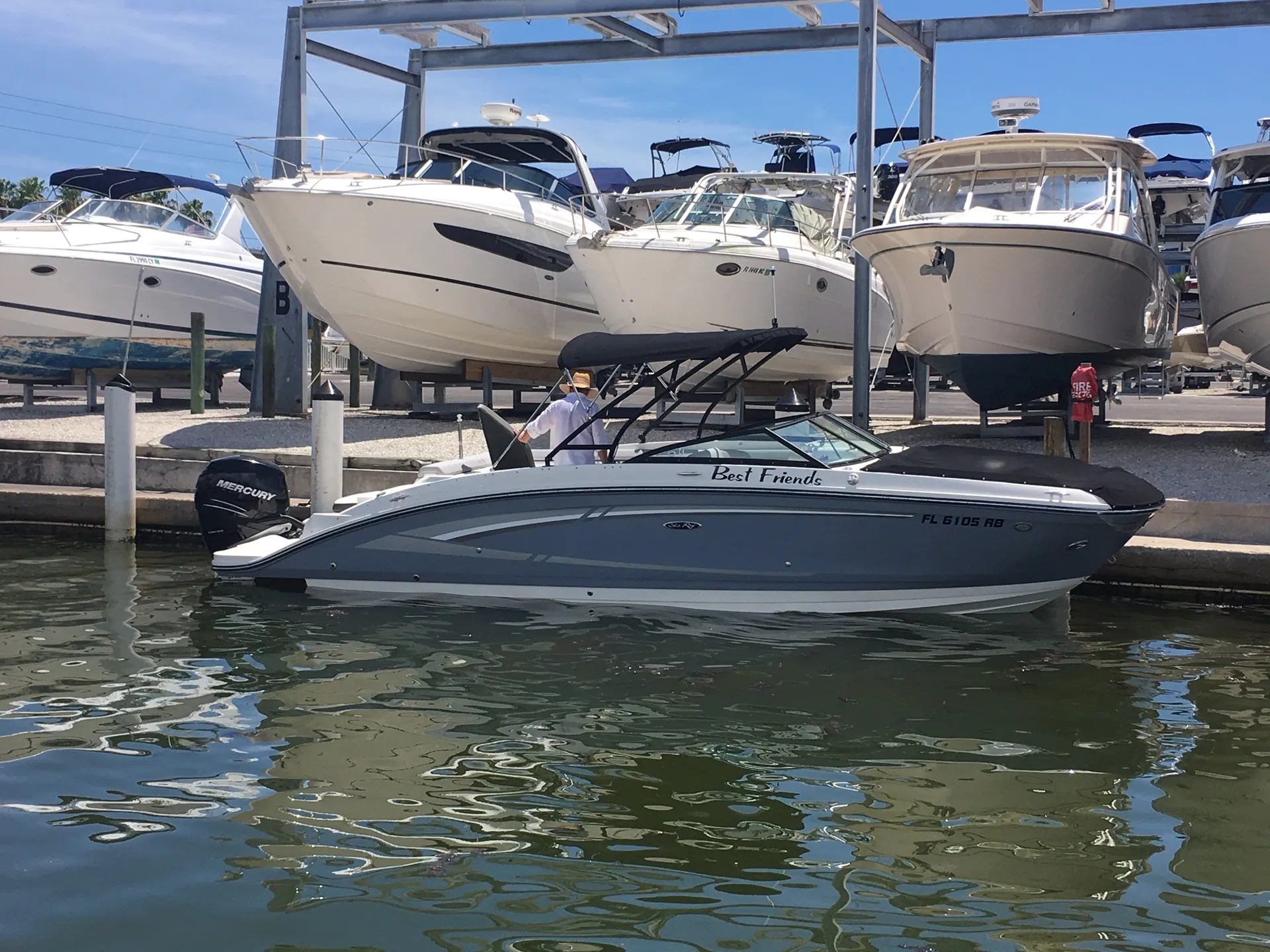Sea Ray Boats 270 Sundeck w/300XL Verado in Bradenton, FL — photo 4