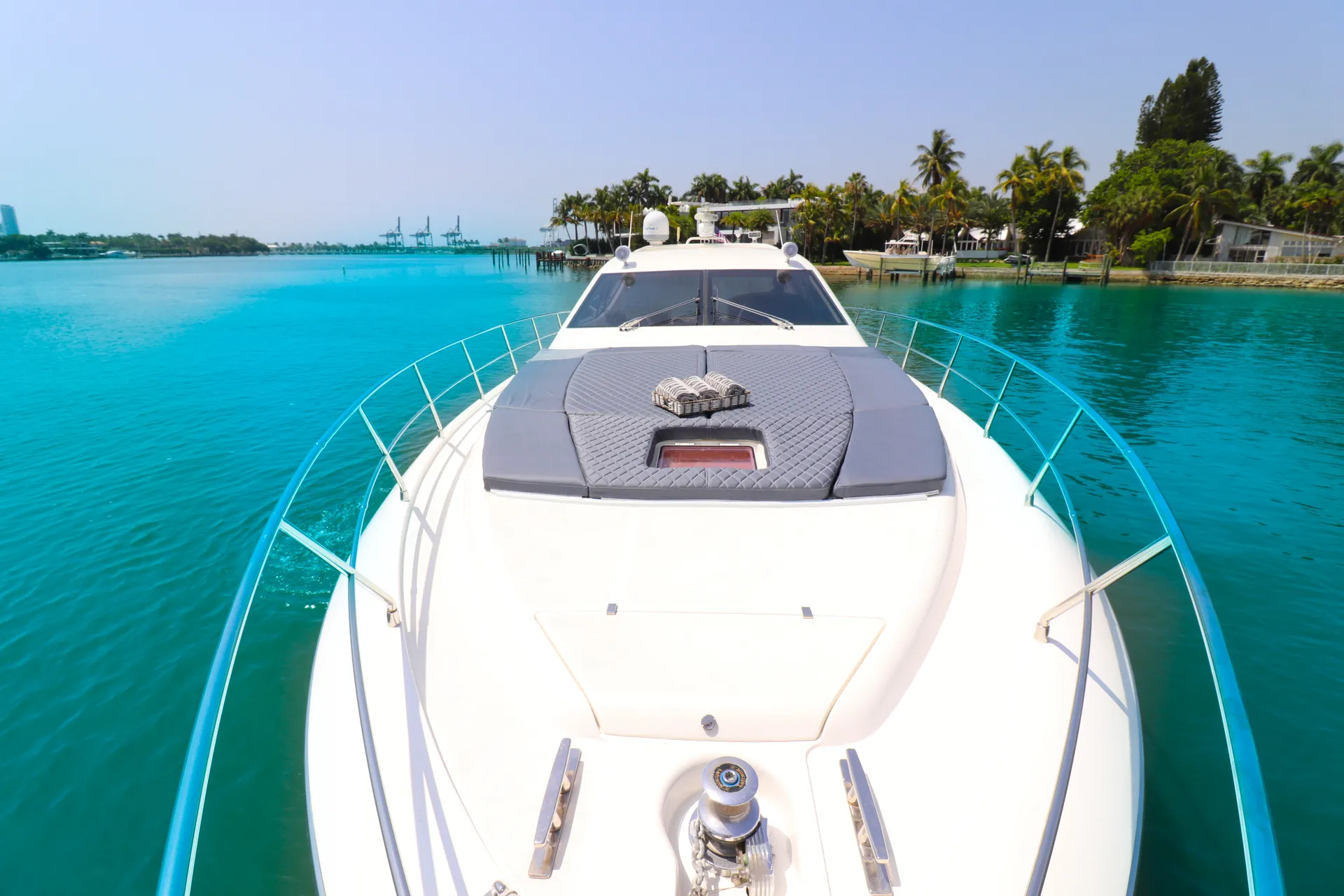 Uniesse Boats 55 Motoryacht in Miami Beach, FL — photo 4