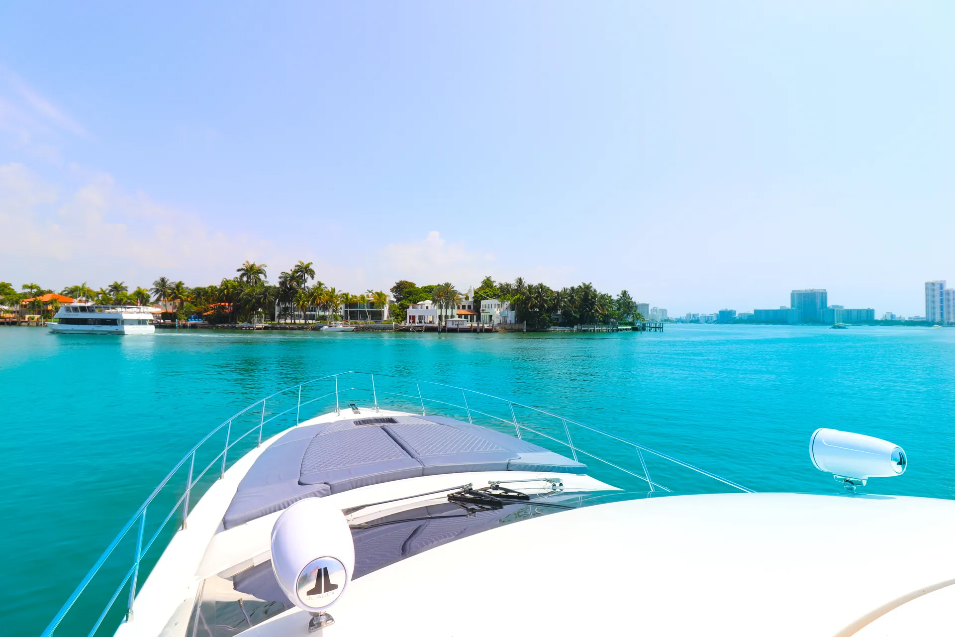 Uniesse Boats 55 Motoryacht in Miami Beach, FL — photo 5