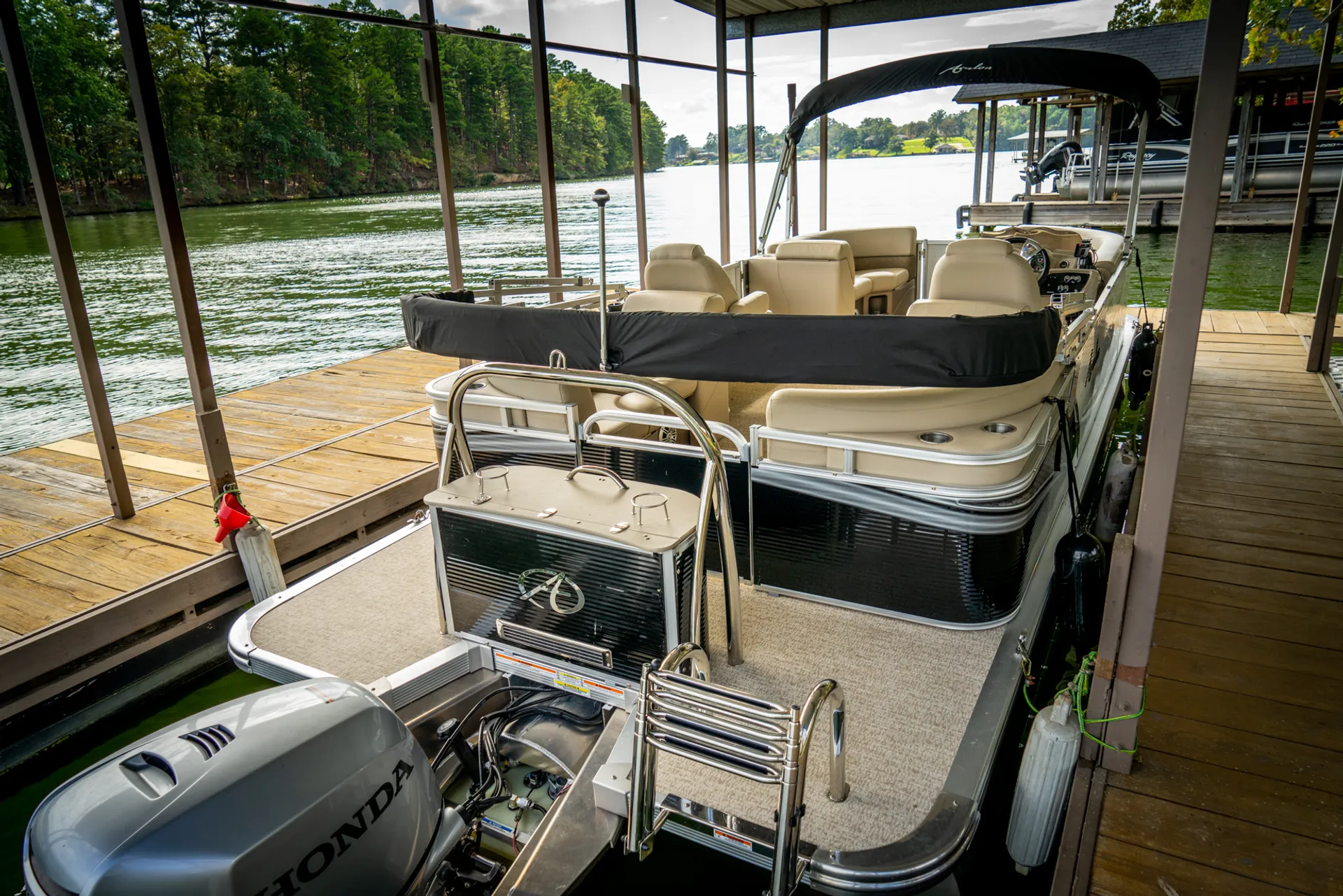 Avalon Pontoons 22' LSZ Cruise in Hot Springs, AR — photo 2