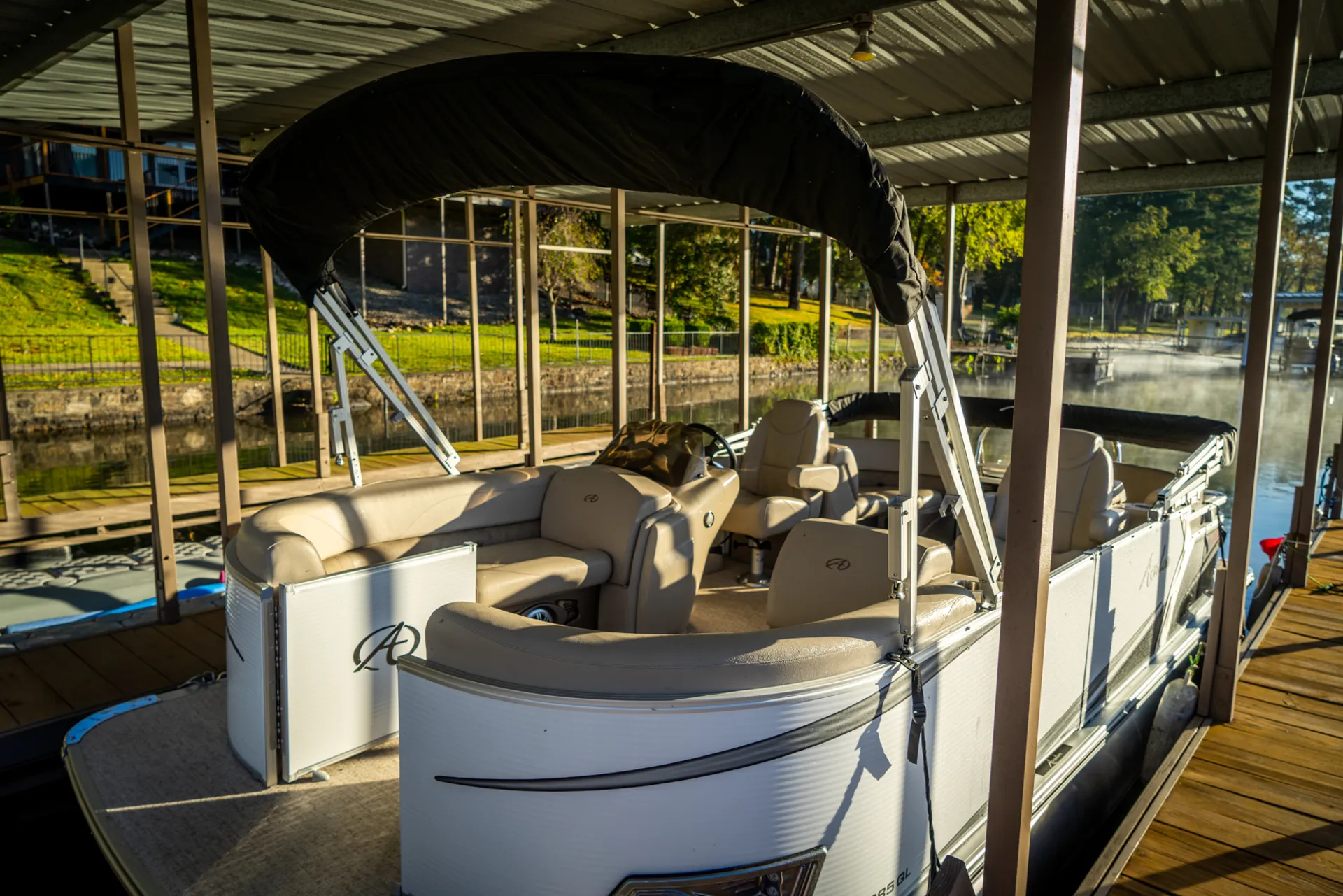 Avalon Pontoons 22' LSZ Cruise in Hot Springs, AR — photo 3