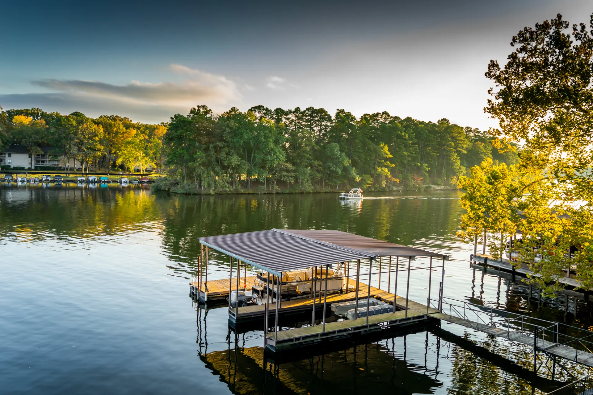 Avalon Pontoons 22' LSZ Cruise in Hot Springs, AR — photo 6