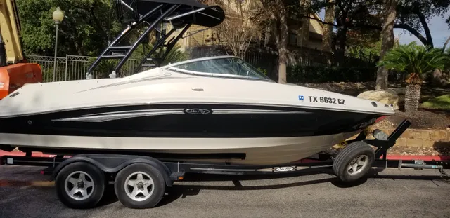 Rent a Sea Ray Boats bow rider in Austin, TX near me