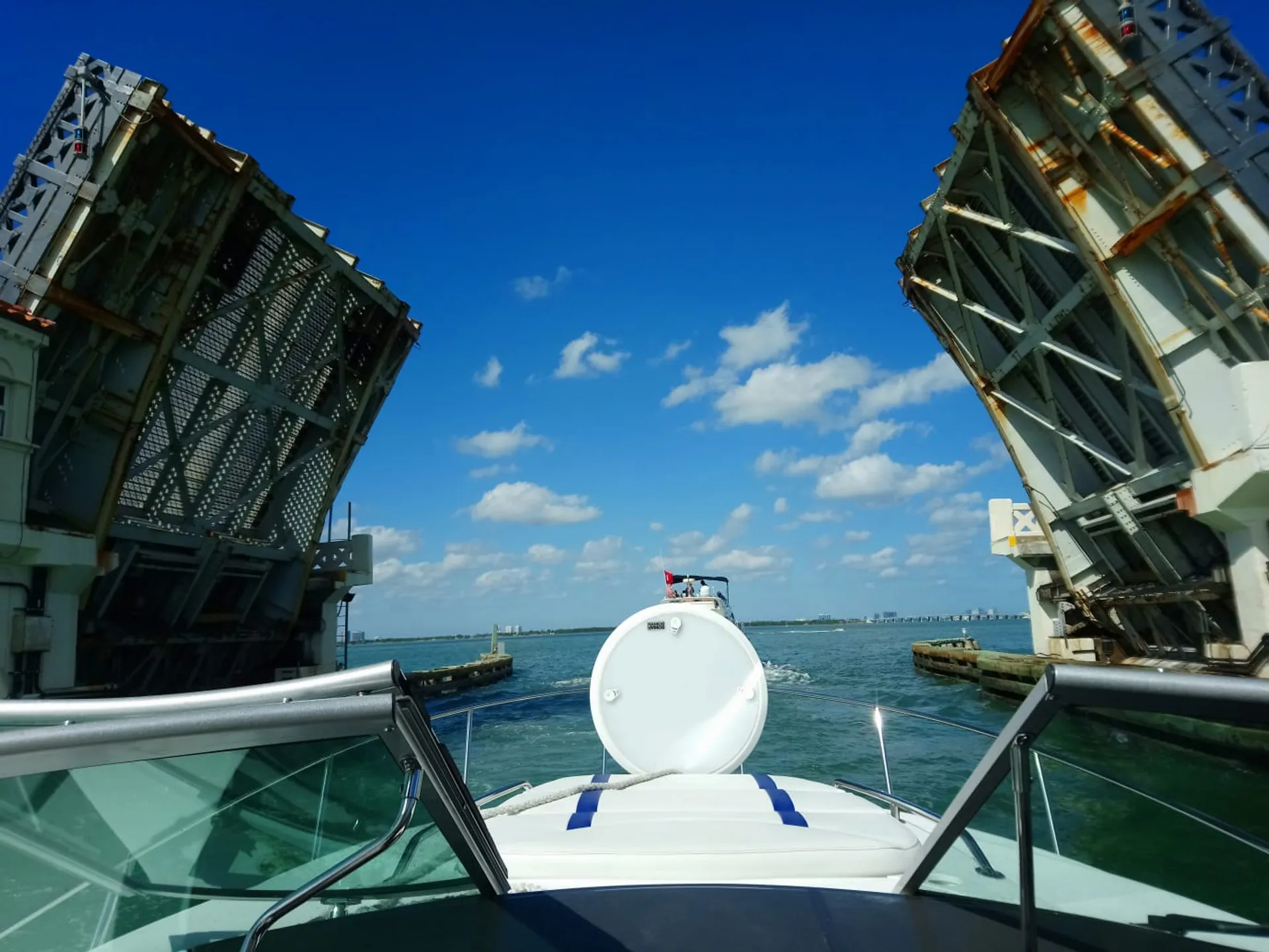 Monterey Boats 264FSC in Miami Beach, FL — photo 8