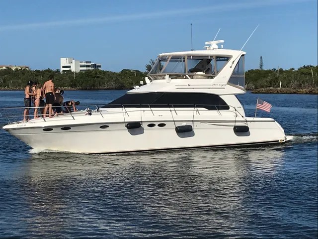Rent a Sea Ray Boats motor yacht in Lake Park, FL near me
