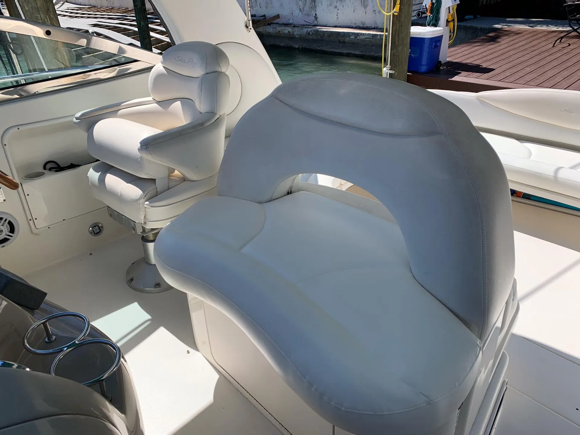 Sea Ray Boats 380 Sundancer in Miami, FL — photo 4