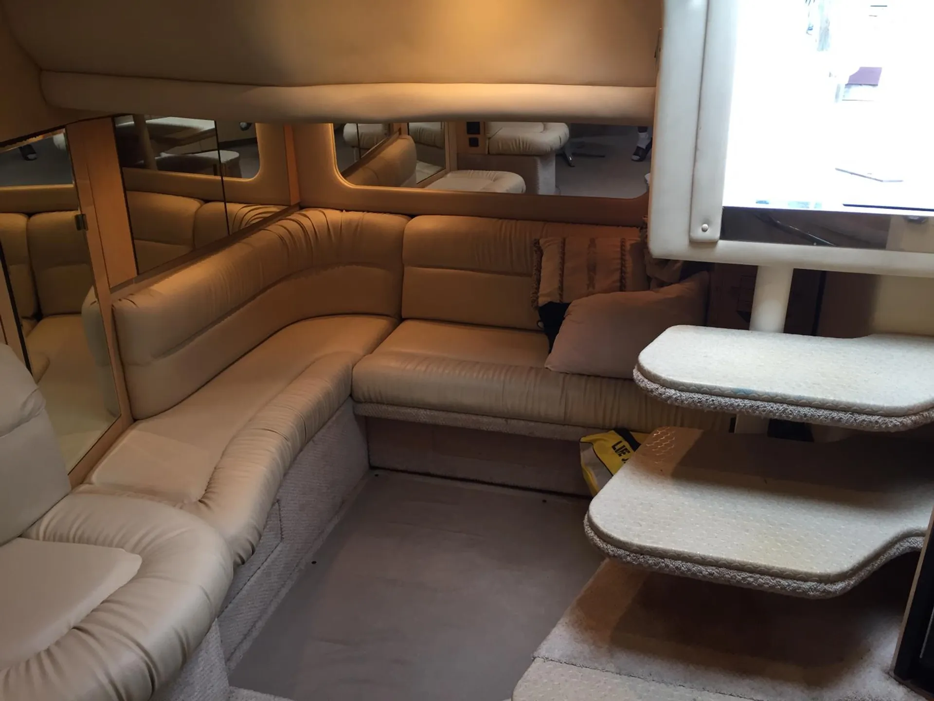 Sea Ray Boats 380 Sundancer in Miami, FL — photo 7