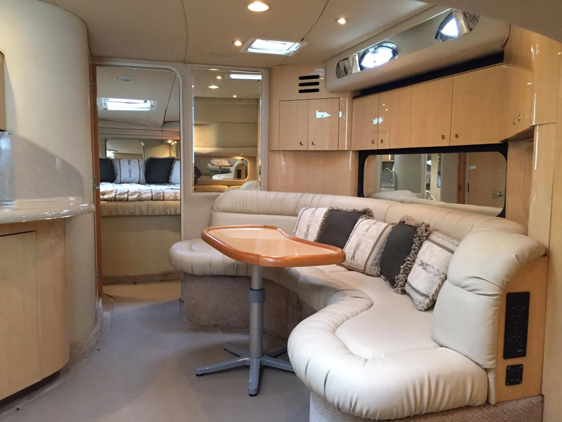 Sea Ray Boats 380 Sundancer in Miami, FL — photo 8