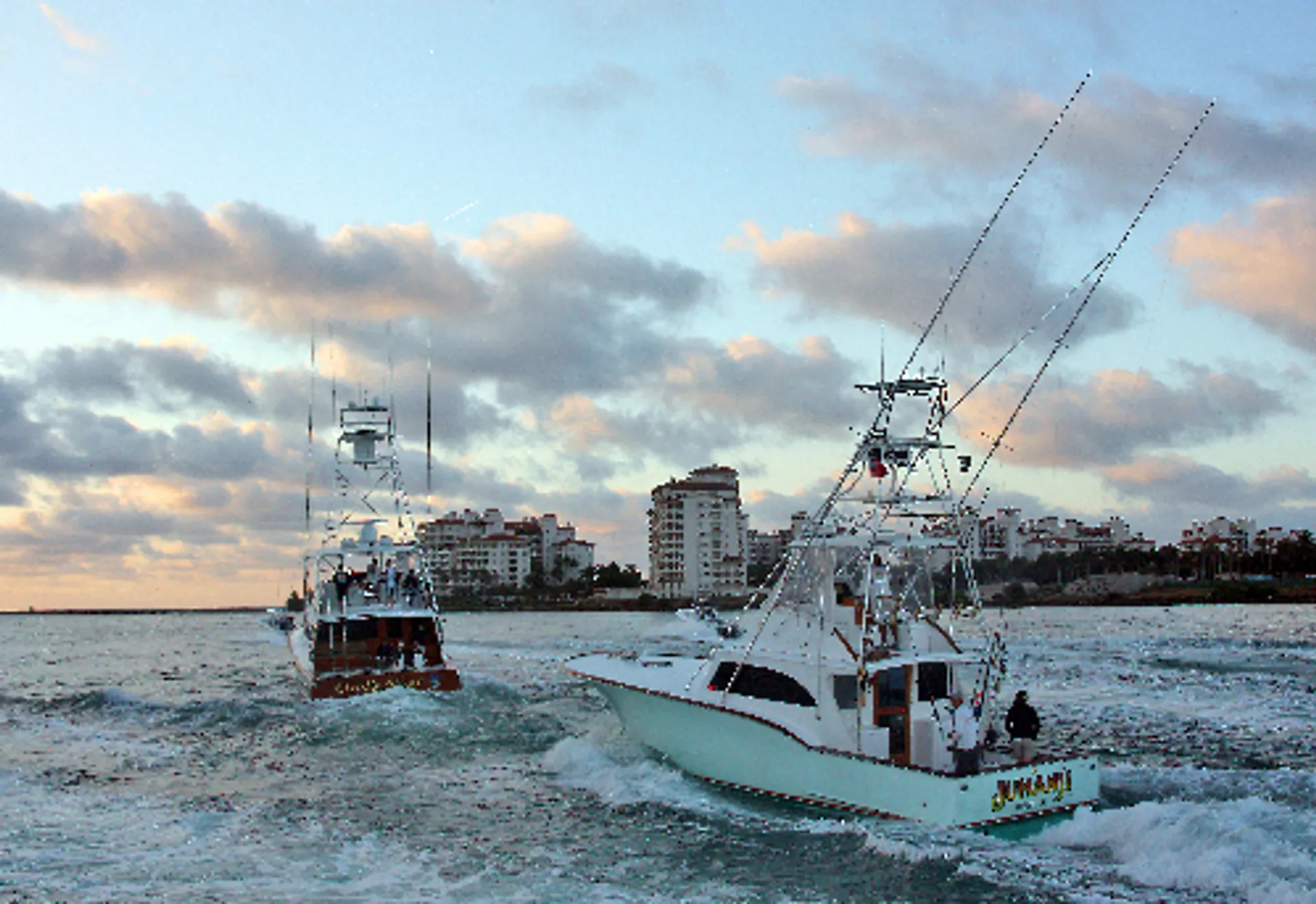 Carolina Classic Boats 42' Custom  in Miami, FL — photo 8