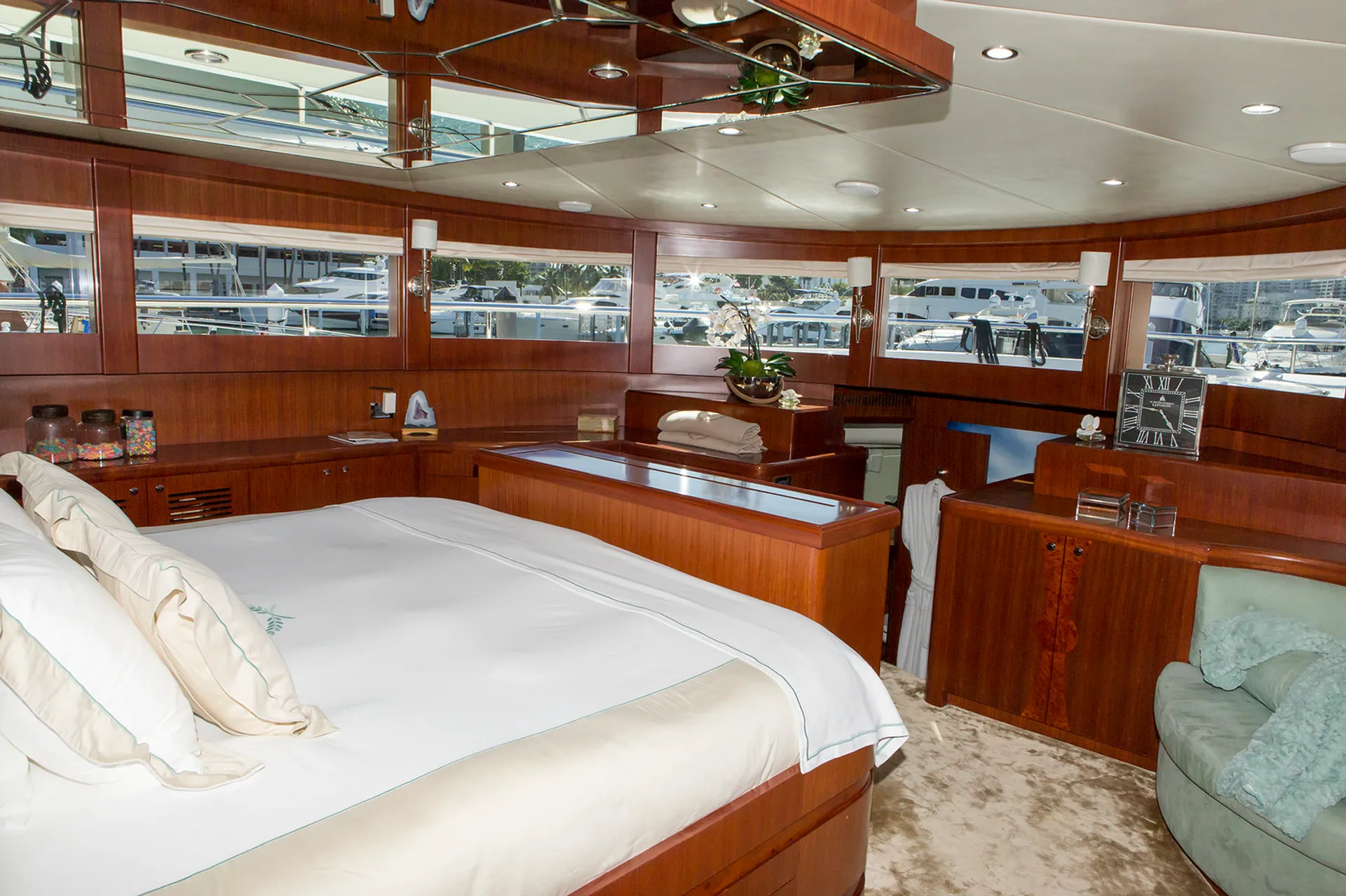 Johnson 104 in Miami, FL — photo 9